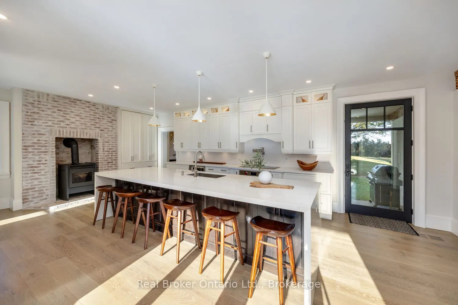 6546 Bethesda Road