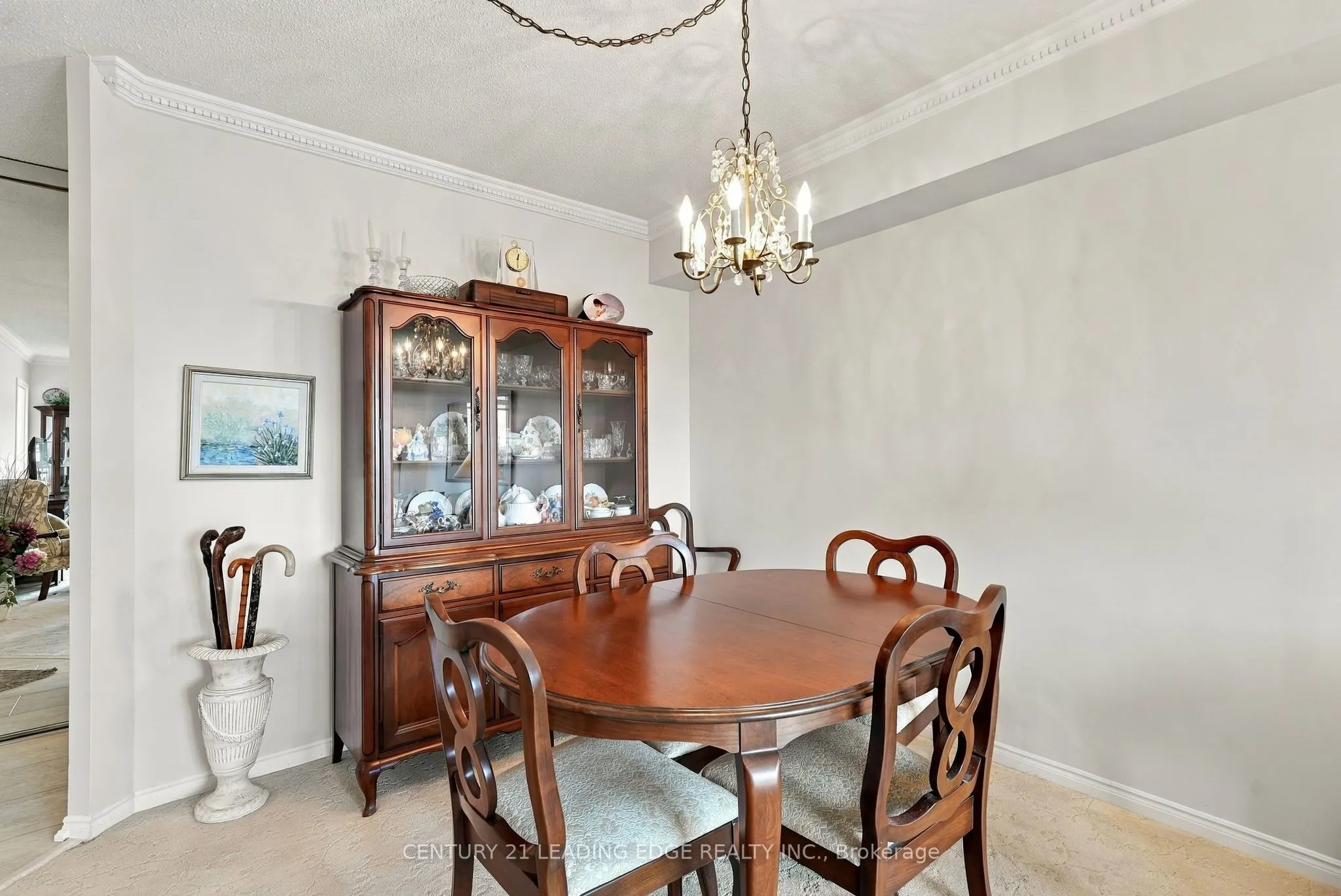 360 Watson Street W #611