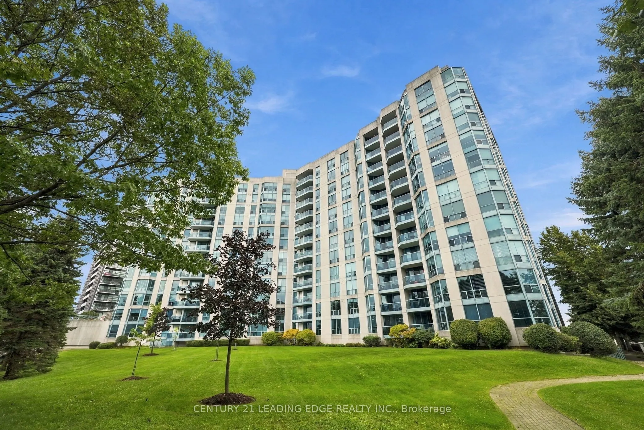 360 Watson Street W #611