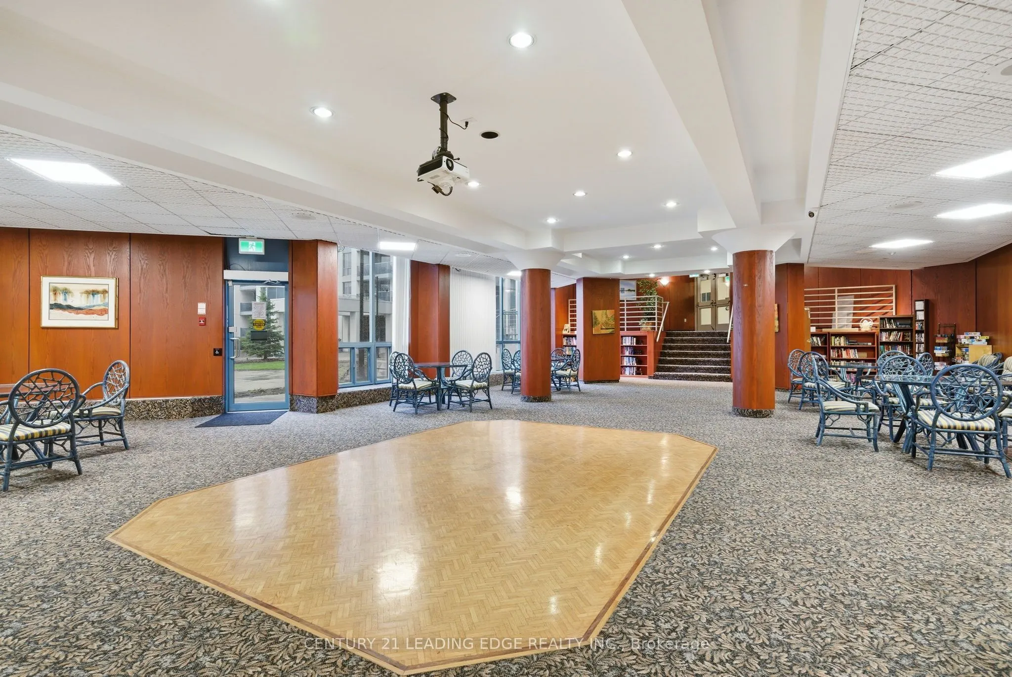 360 Watson Street W #611