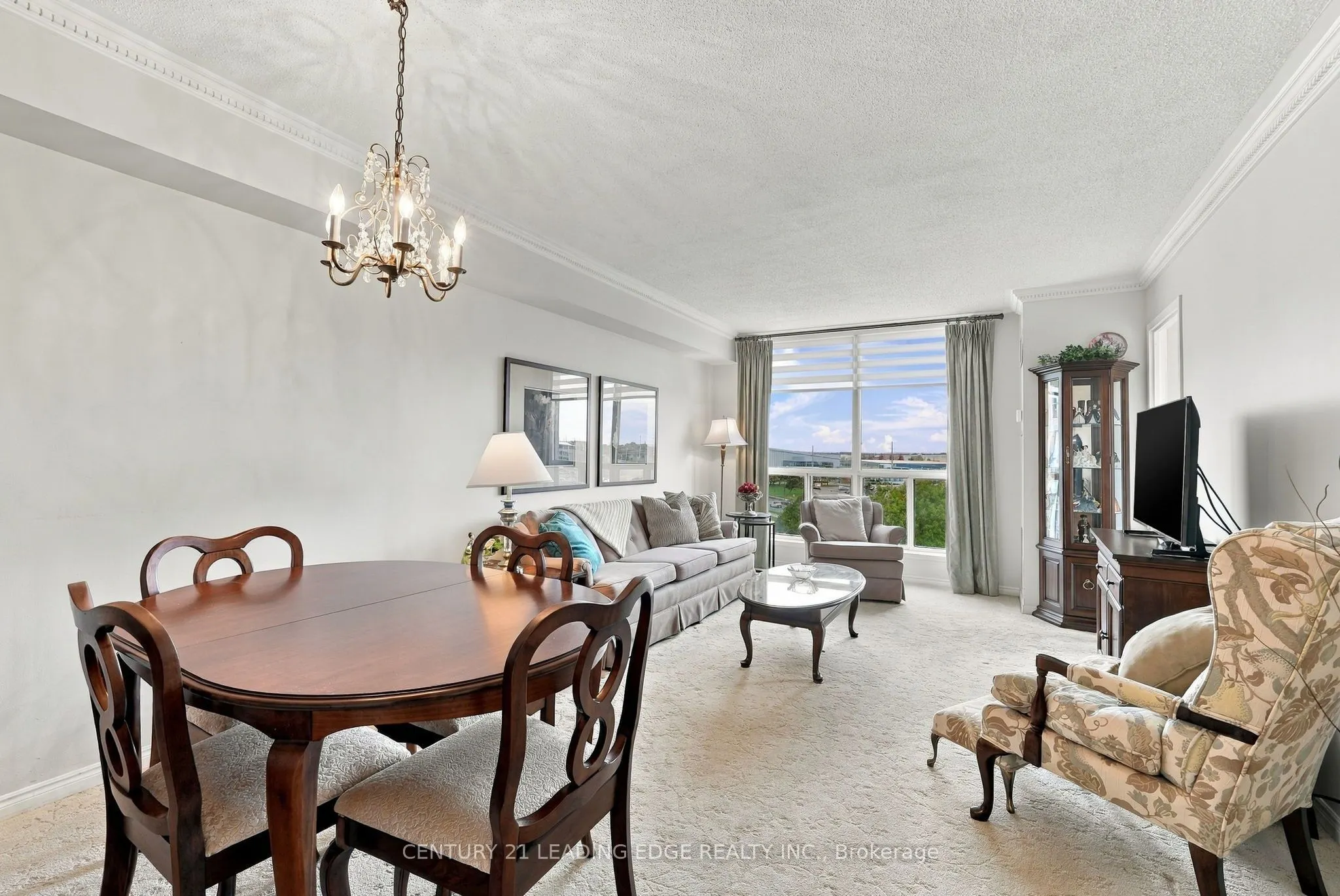 360 Watson Street W #611
