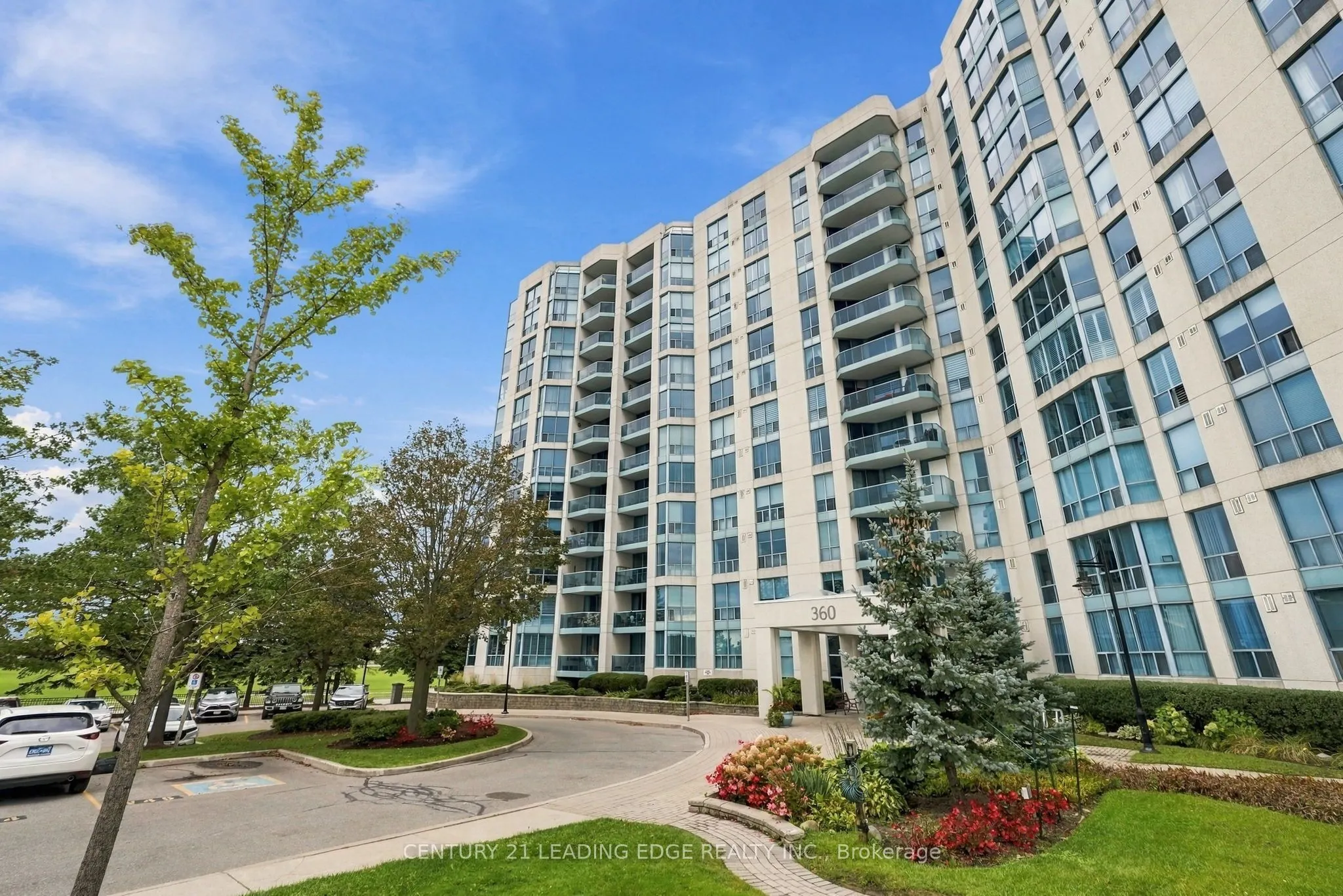 360 Watson Street W #611