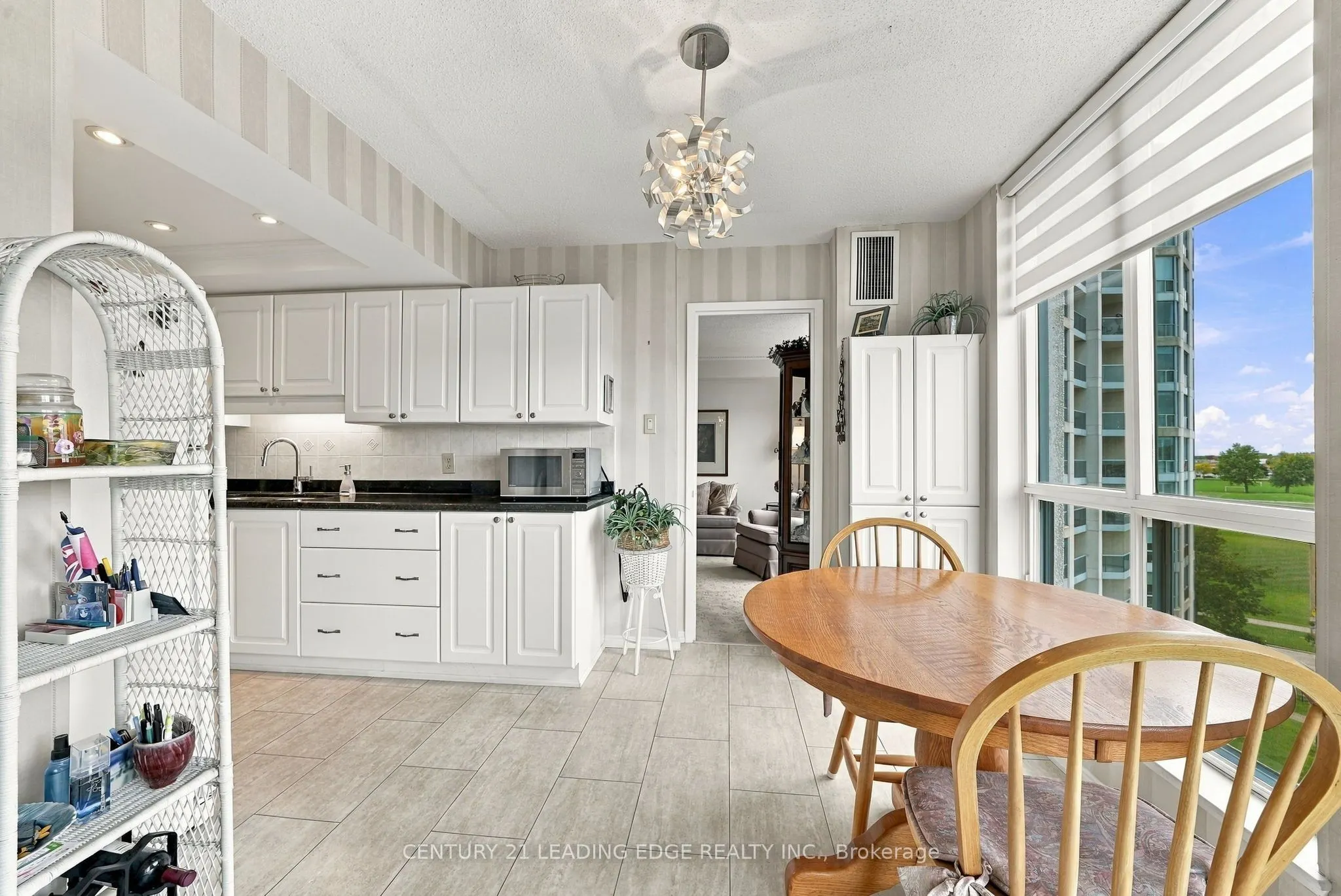 360 Watson Street W #611