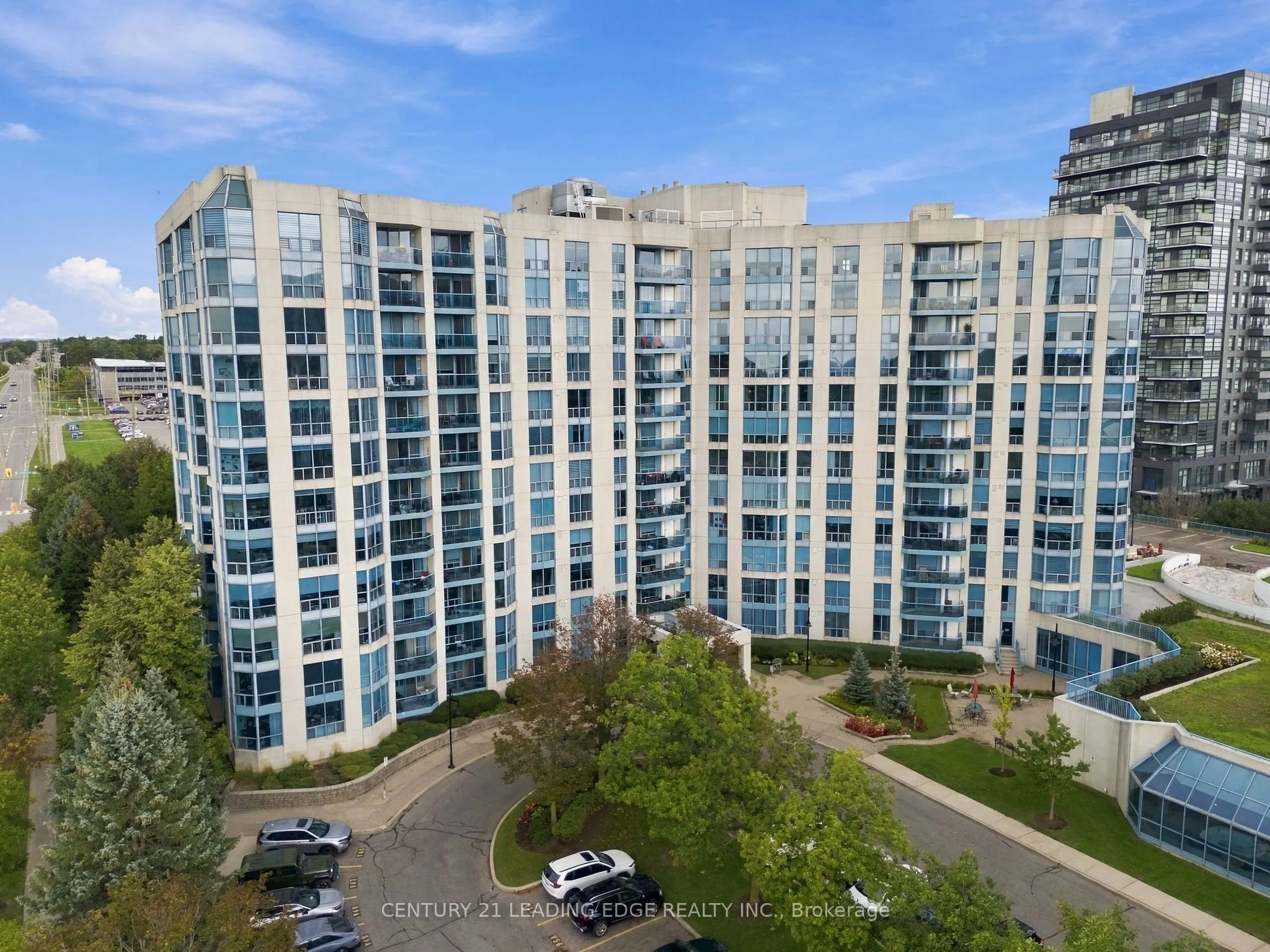 360 Watson Street W #611