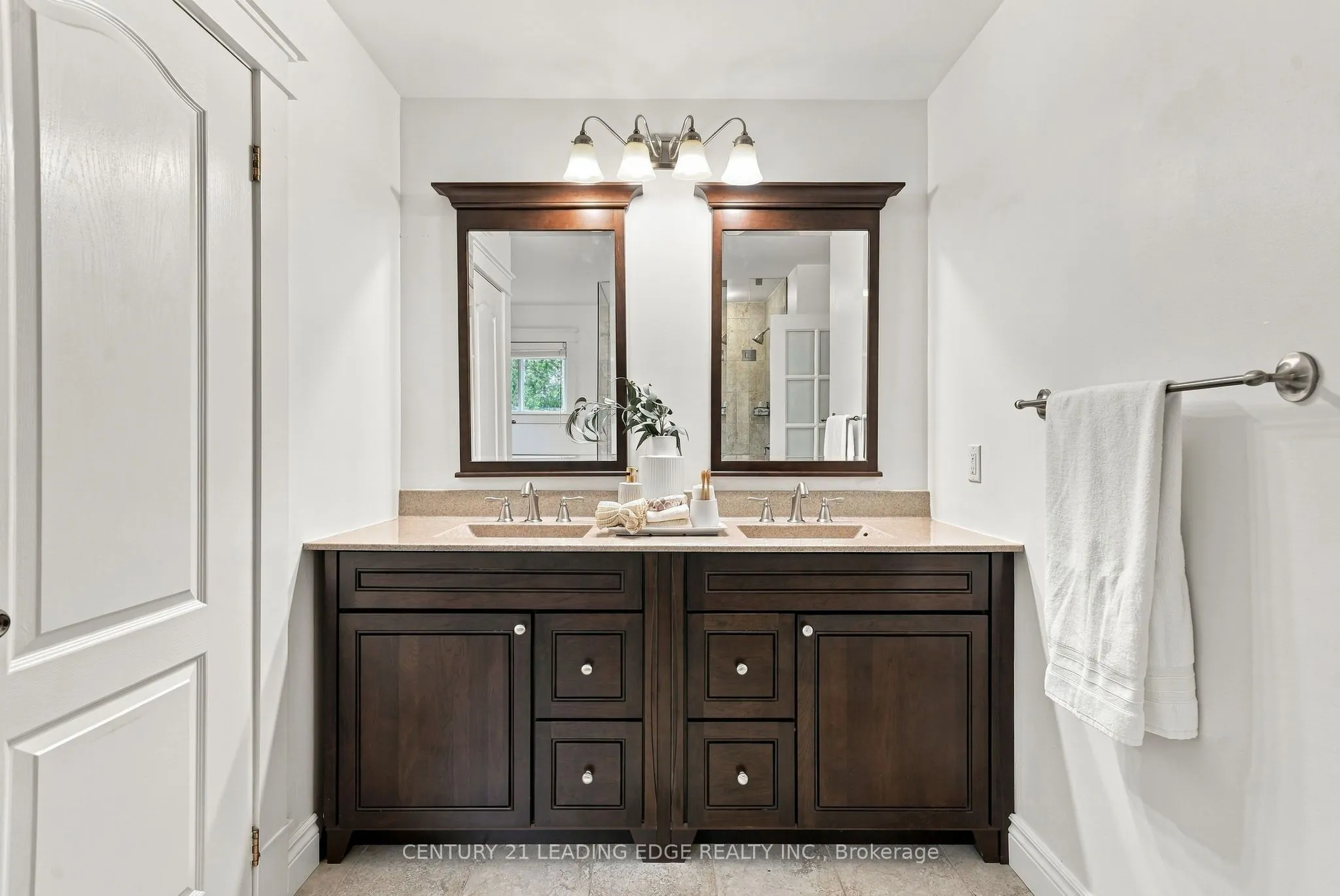 1629 Valley Ridge Crescent