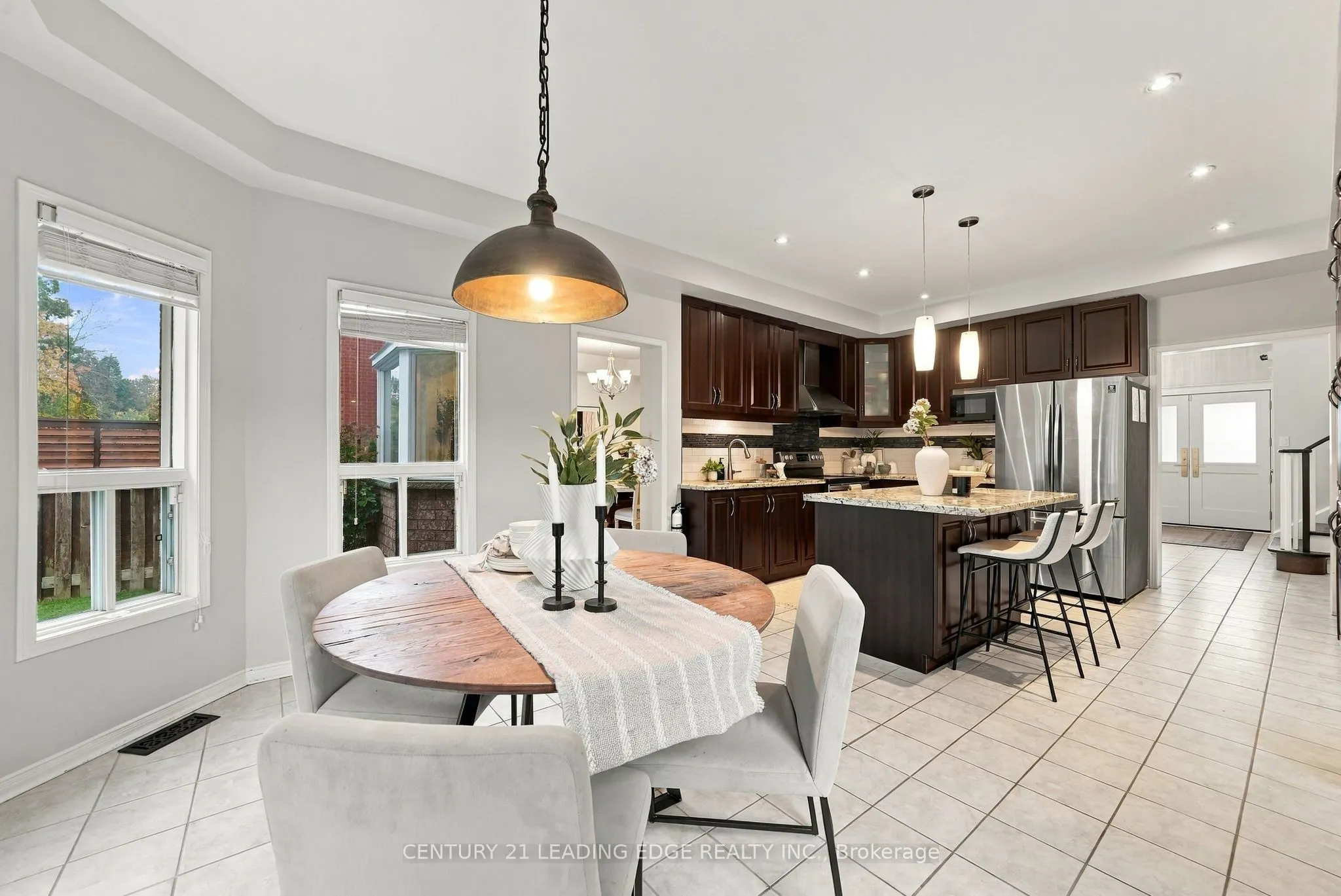 1629 Valley Ridge Crescent