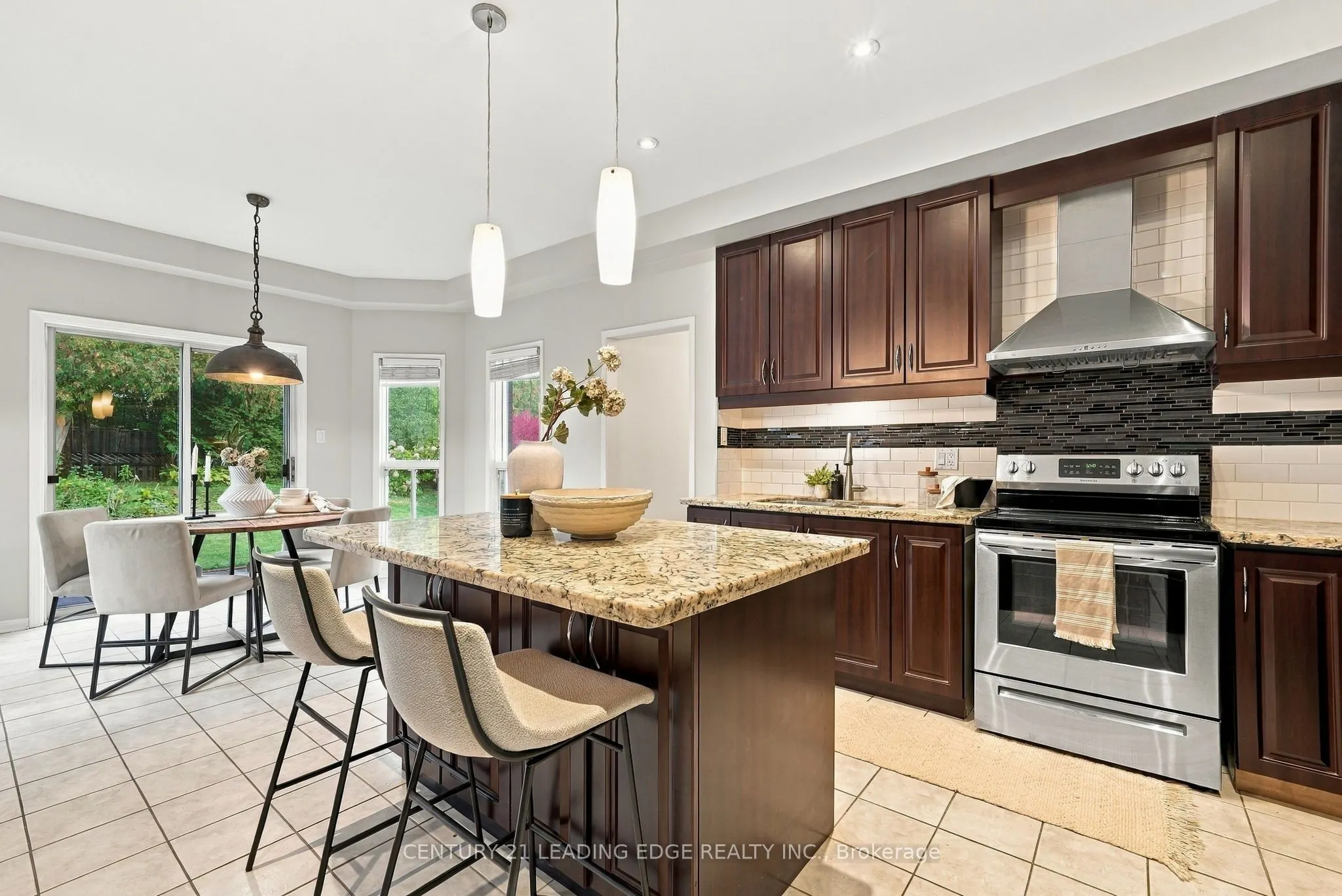 1629 Valley Ridge Crescent