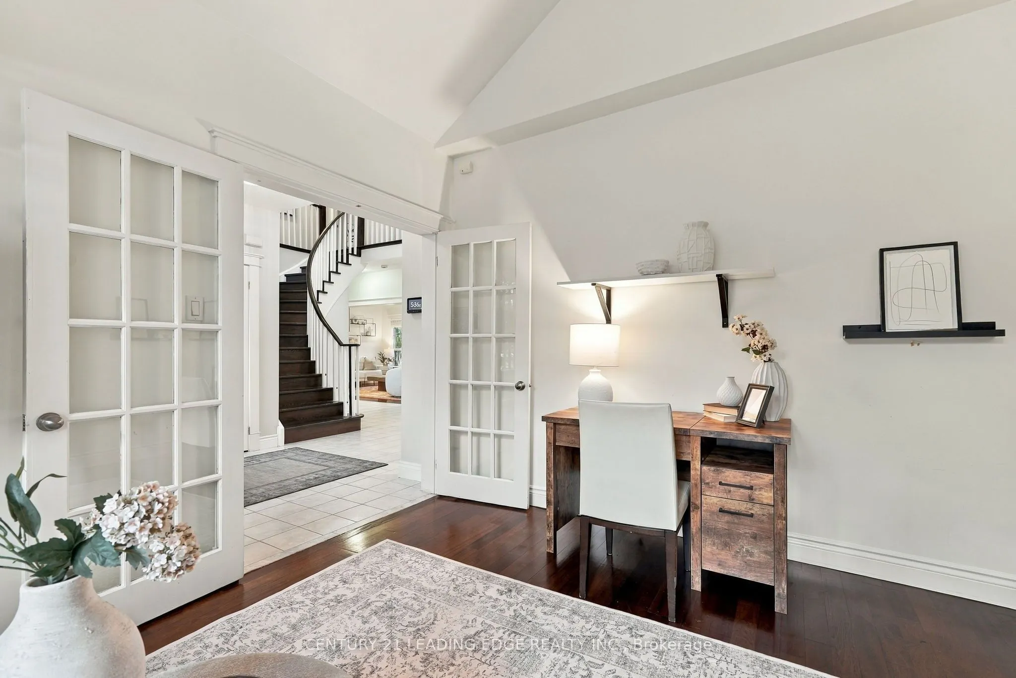 1629 Valley Ridge Crescent
