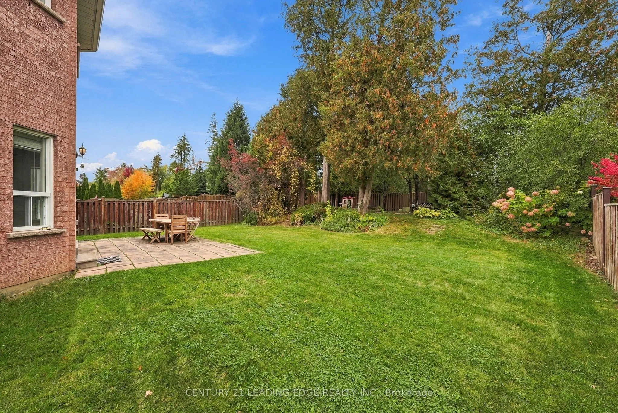 1629 Valley Ridge Crescent