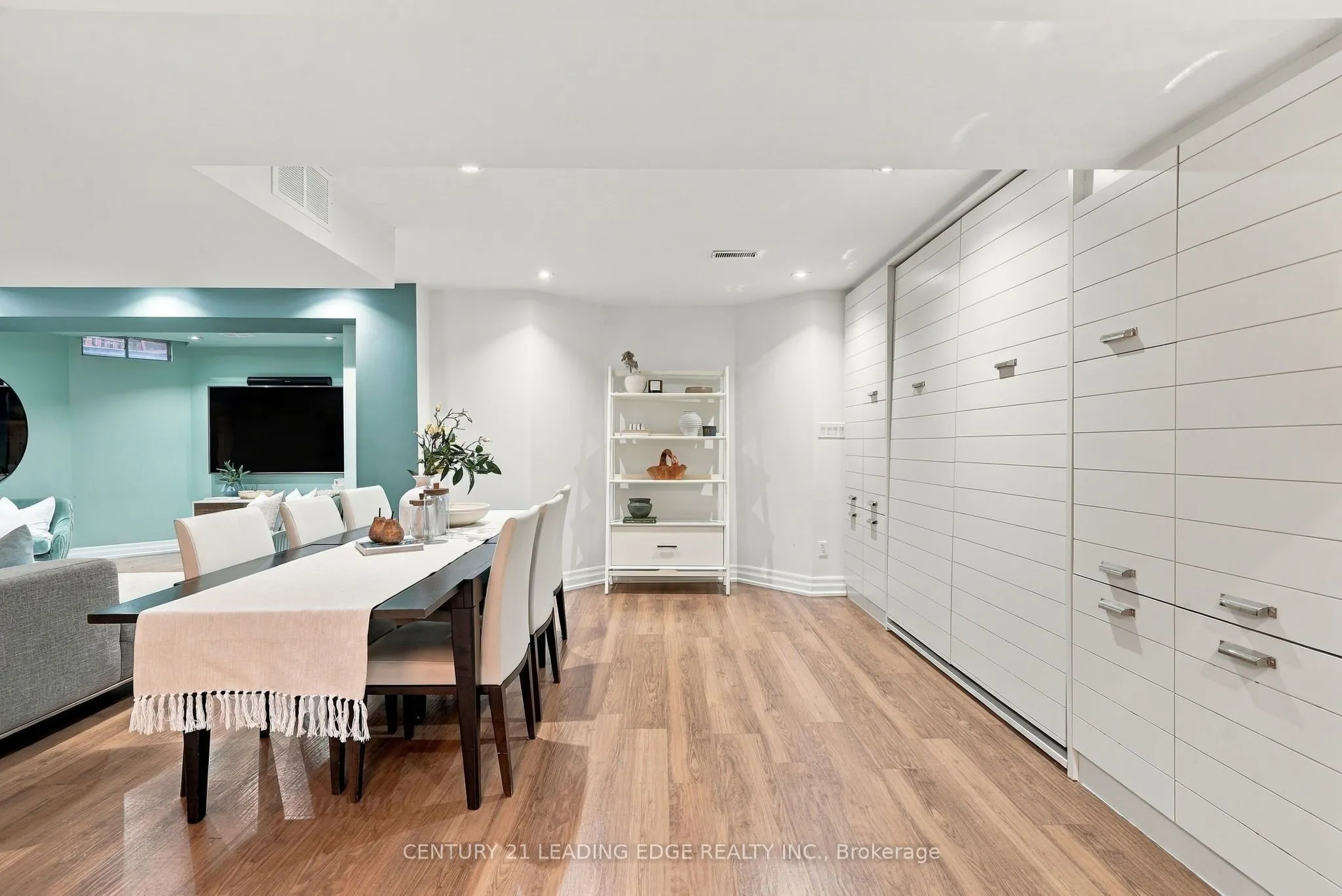 1629 Valley Ridge Crescent