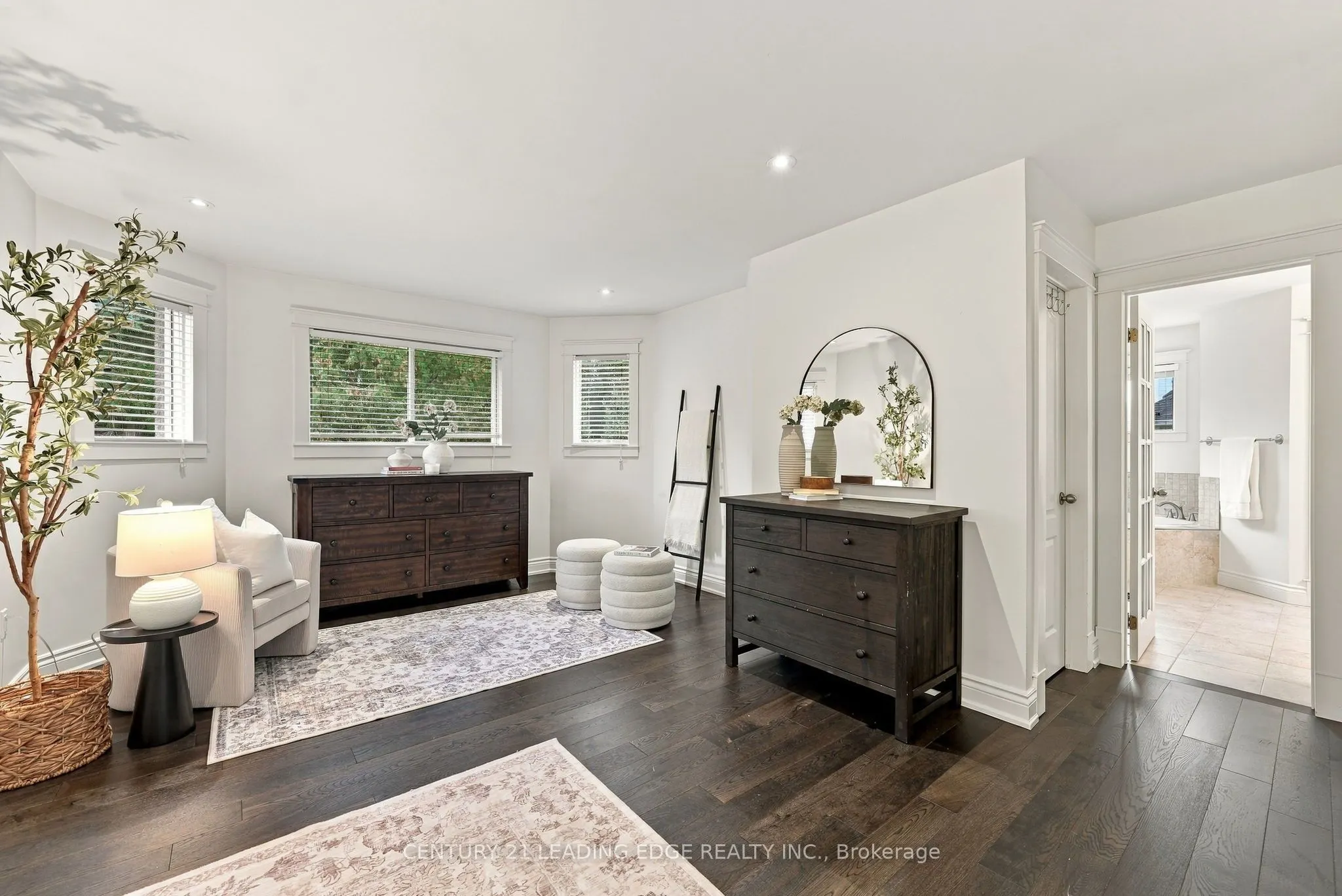 1629 Valley Ridge Crescent