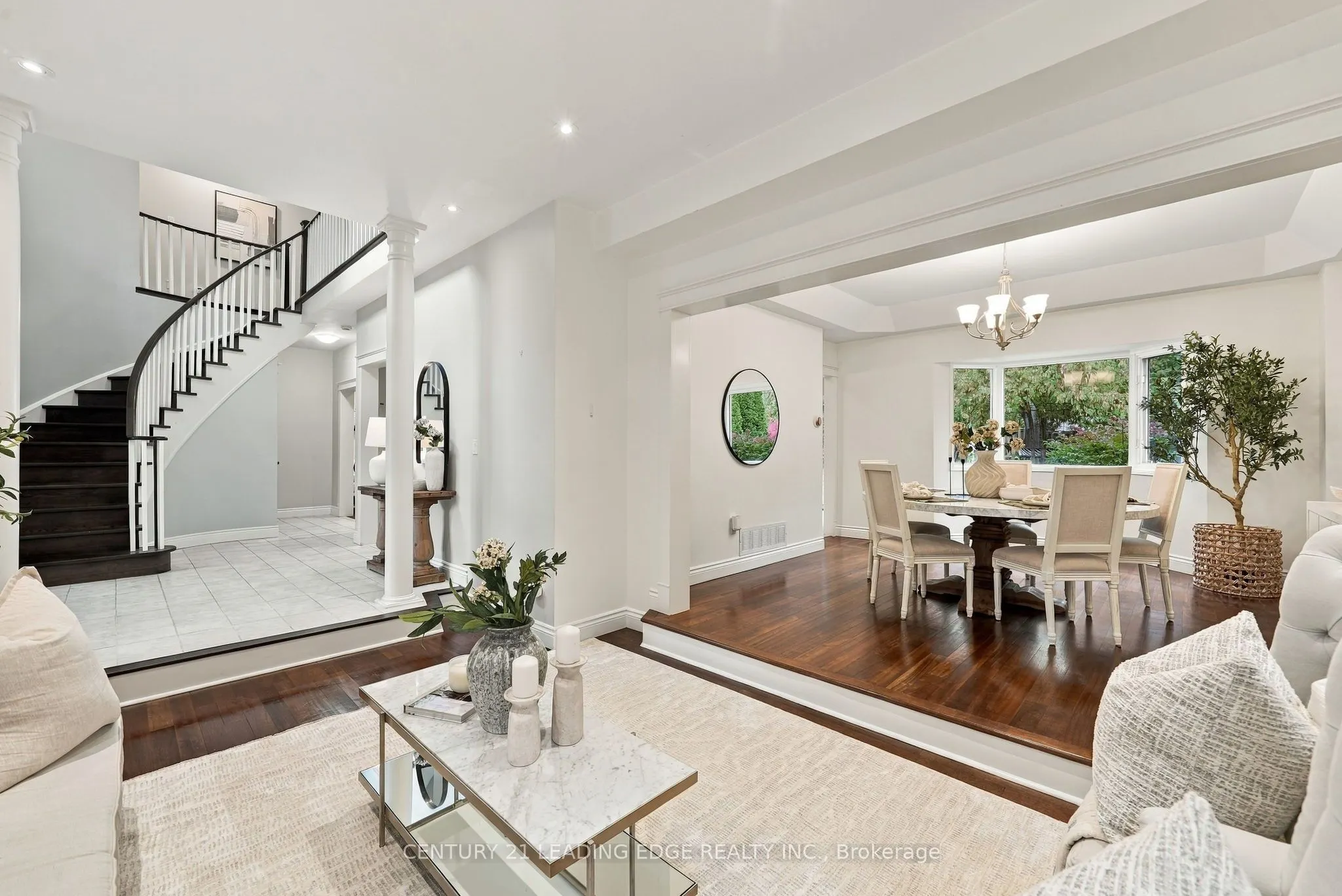1629 Valley Ridge Crescent