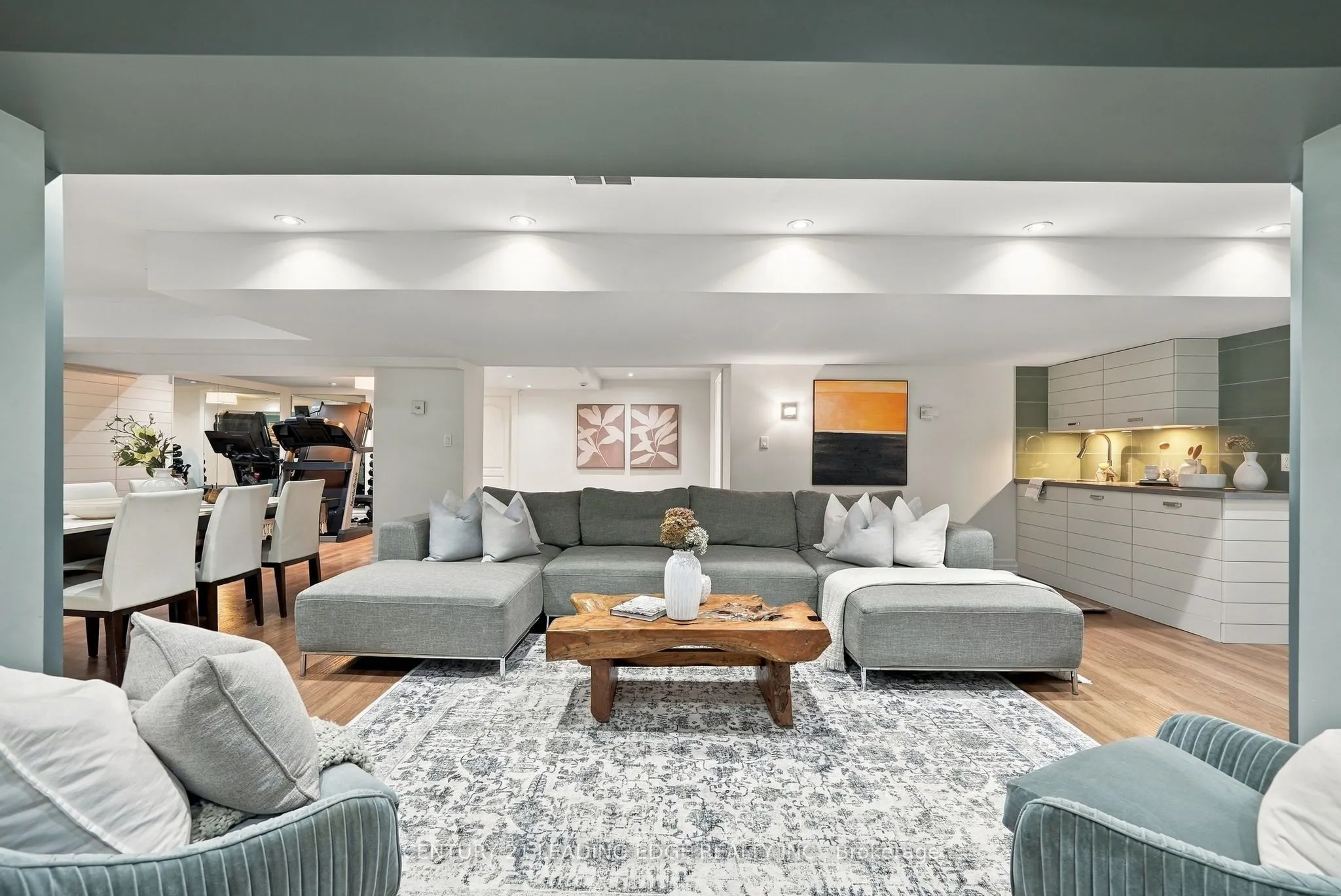 1629 Valley Ridge Crescent