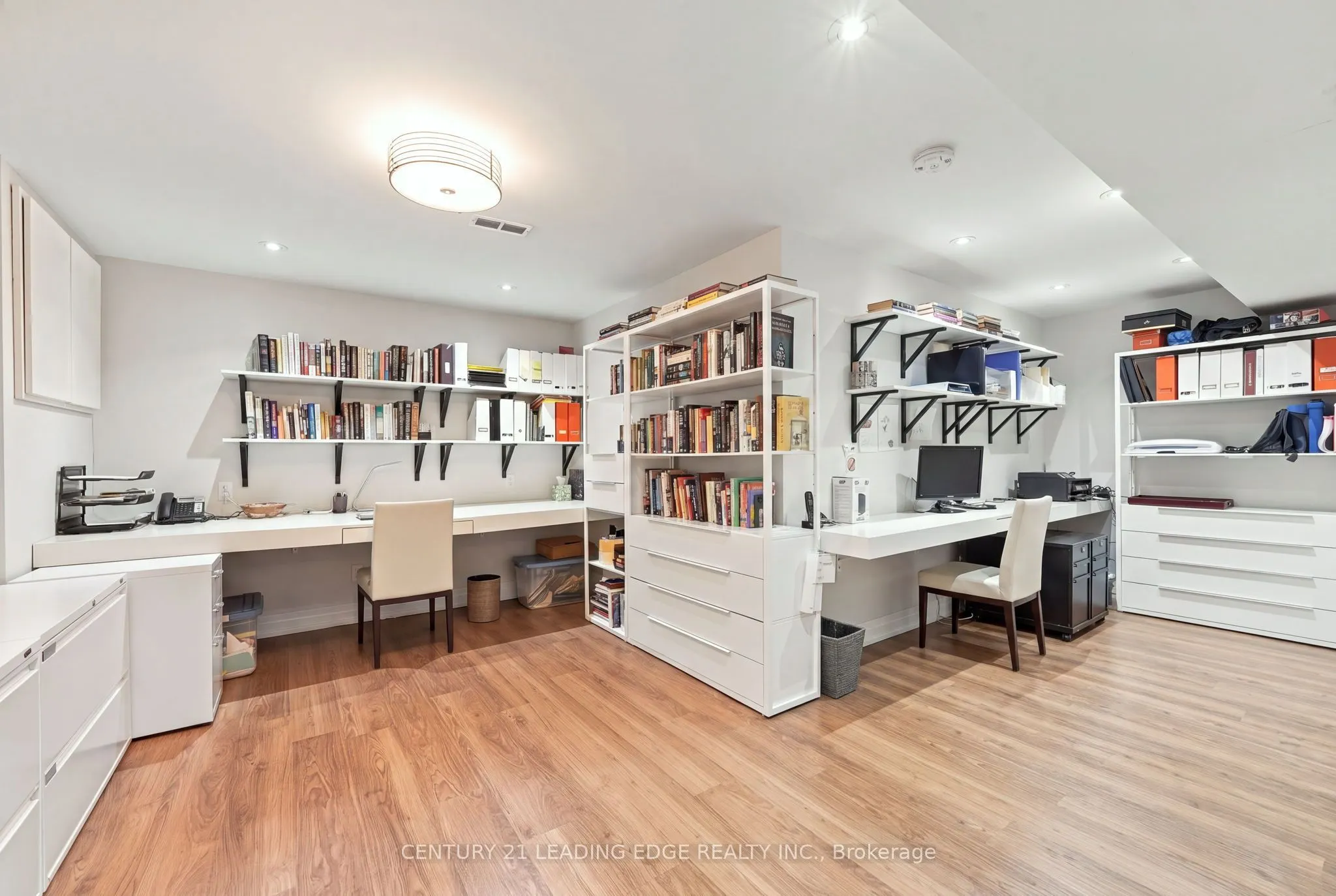 1629 Valley Ridge Crescent