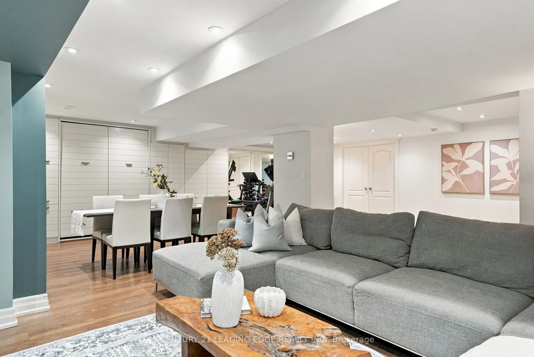 1629 Valley Ridge Crescent