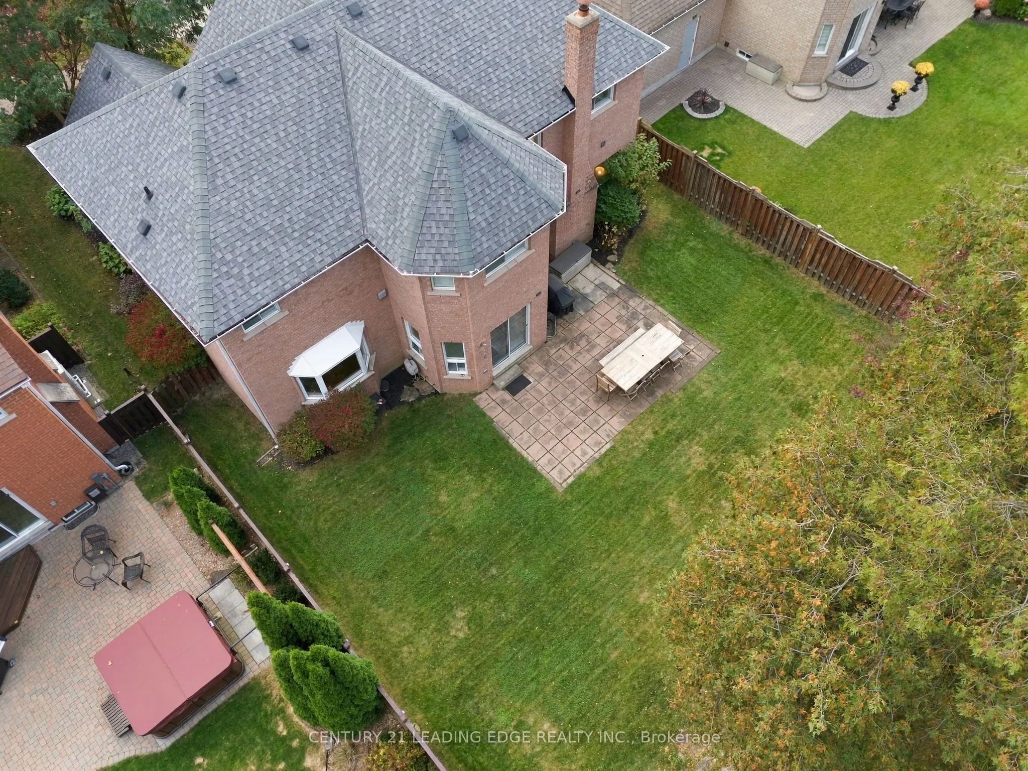 1629 Valley Ridge Crescent