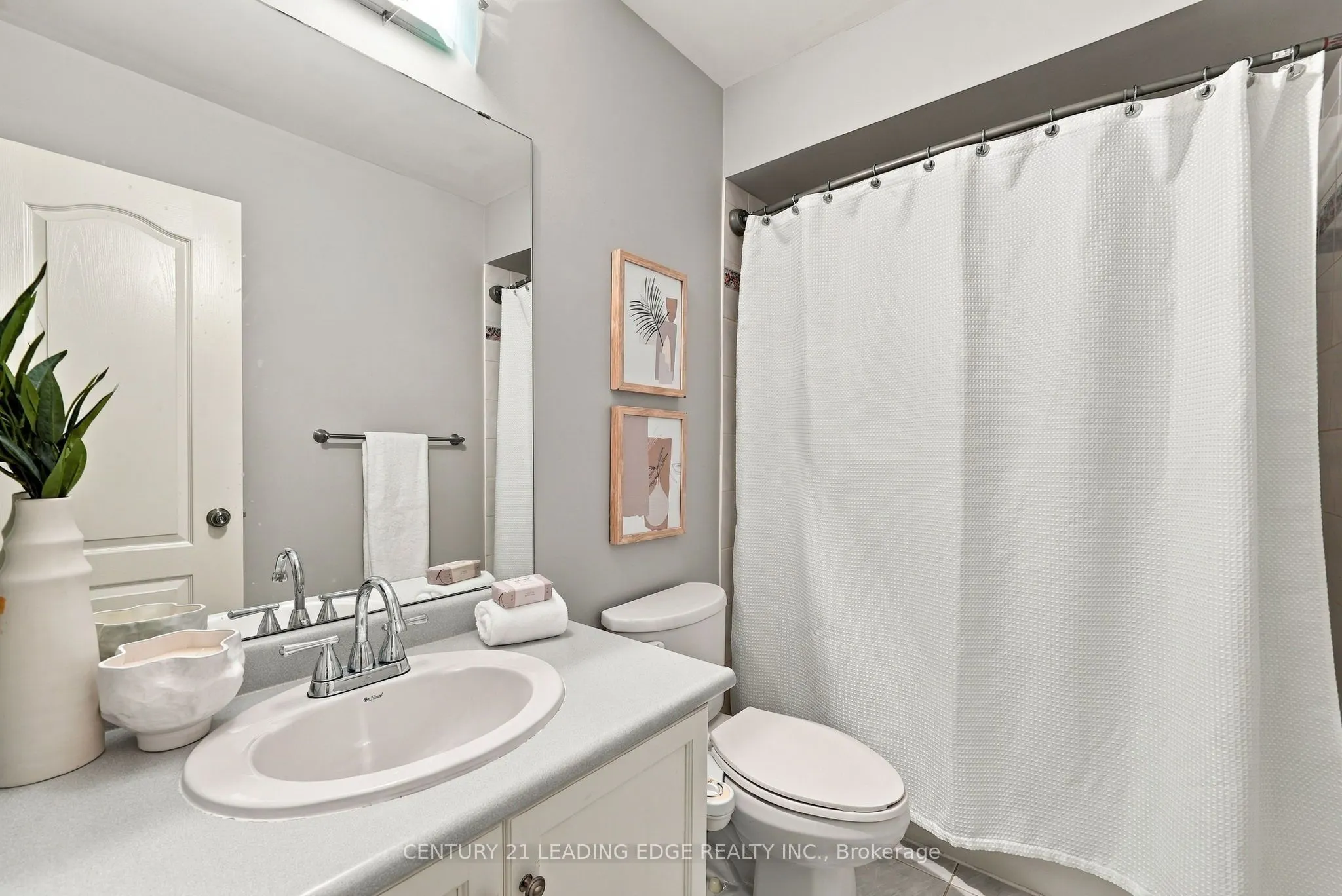1629 Valley Ridge Crescent