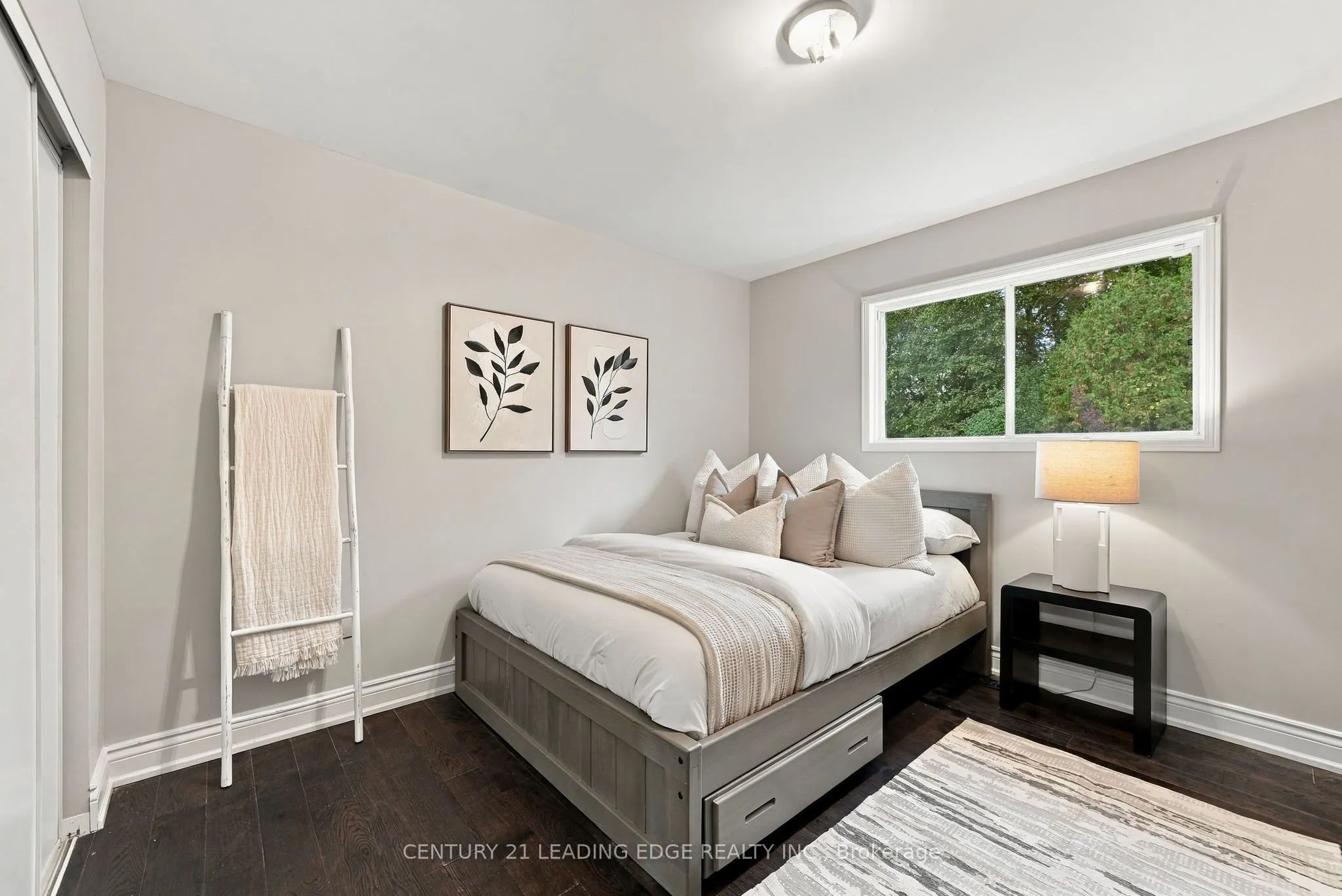 1629 Valley Ridge Crescent