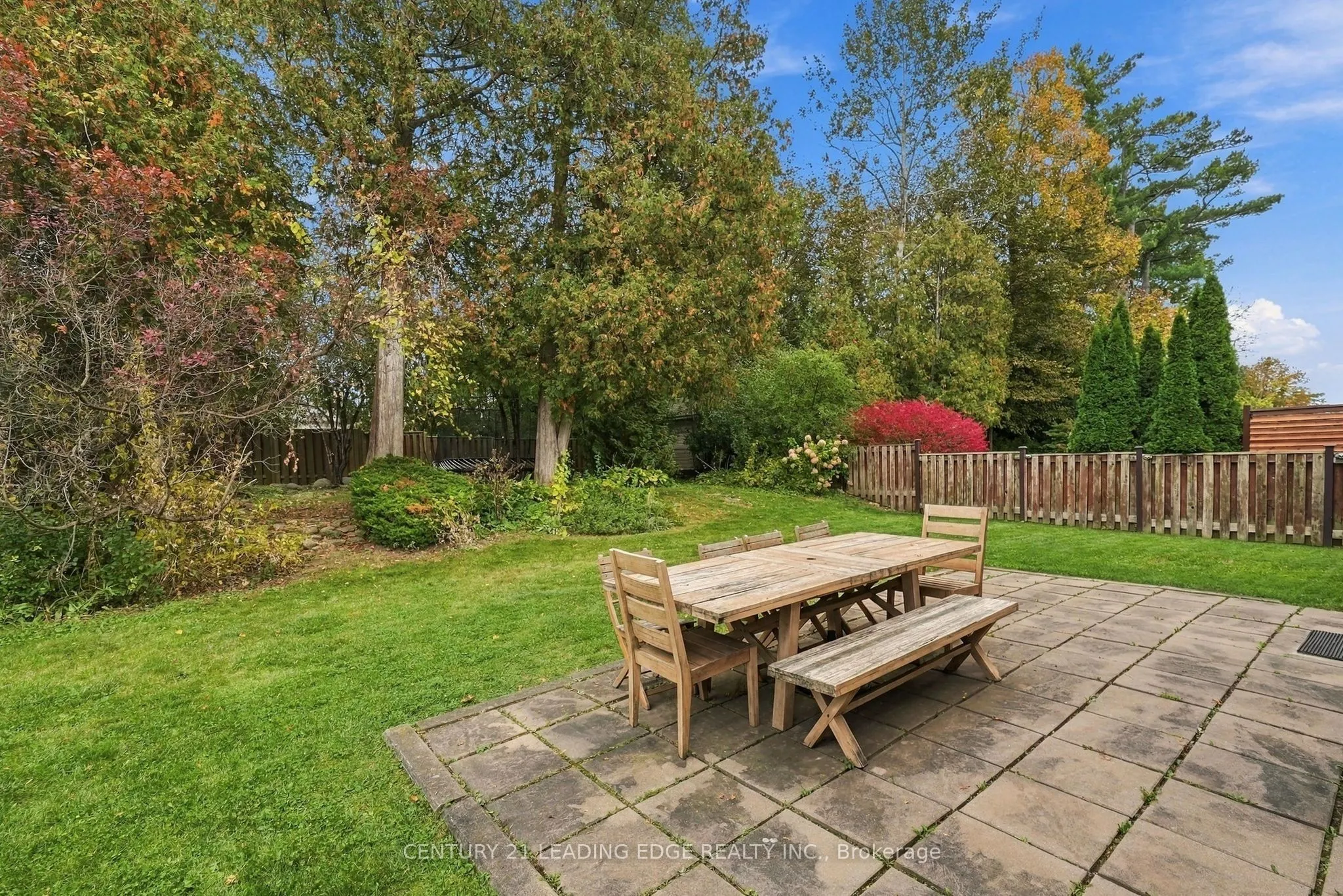 1629 Valley Ridge Crescent