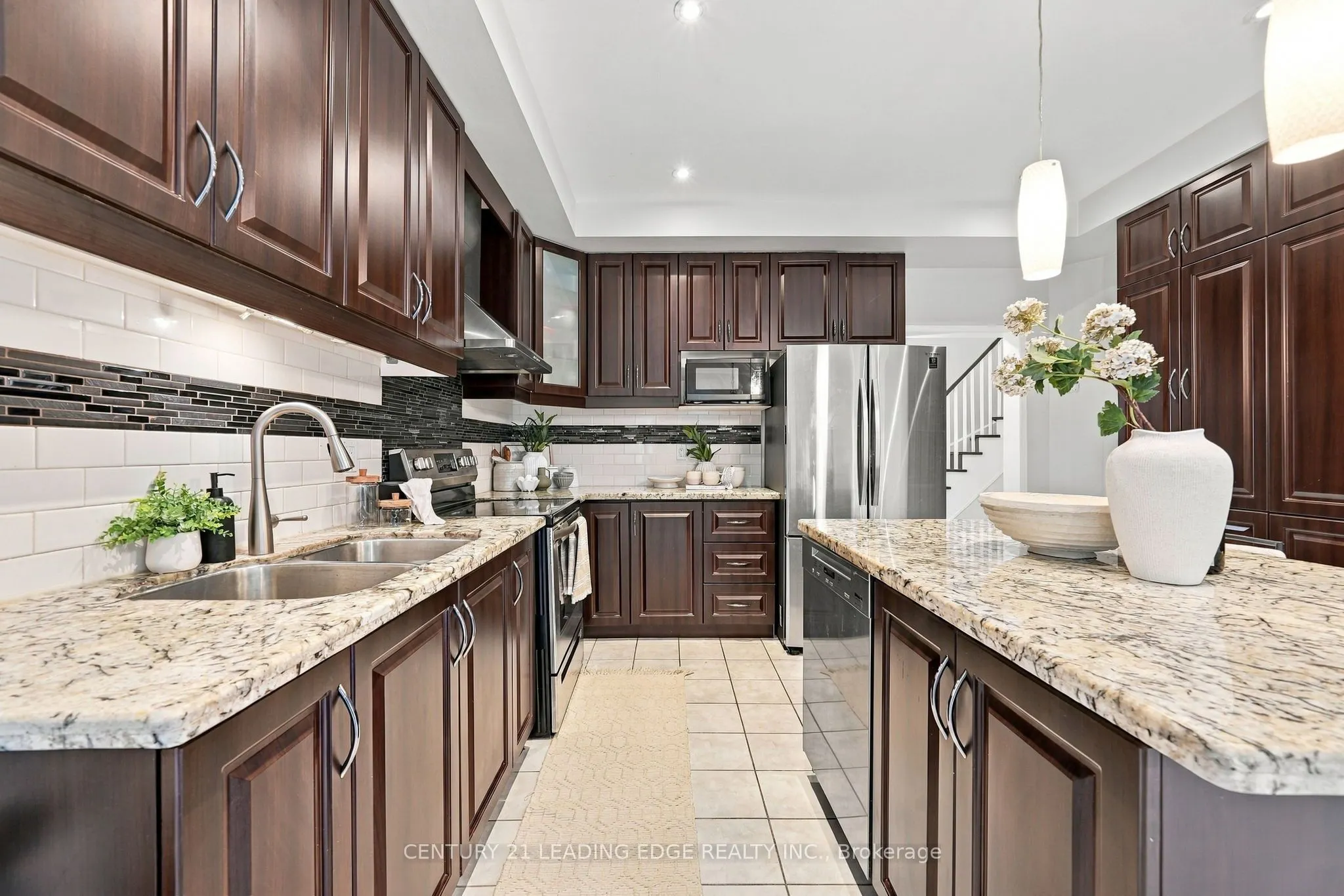 1629 Valley Ridge Crescent
