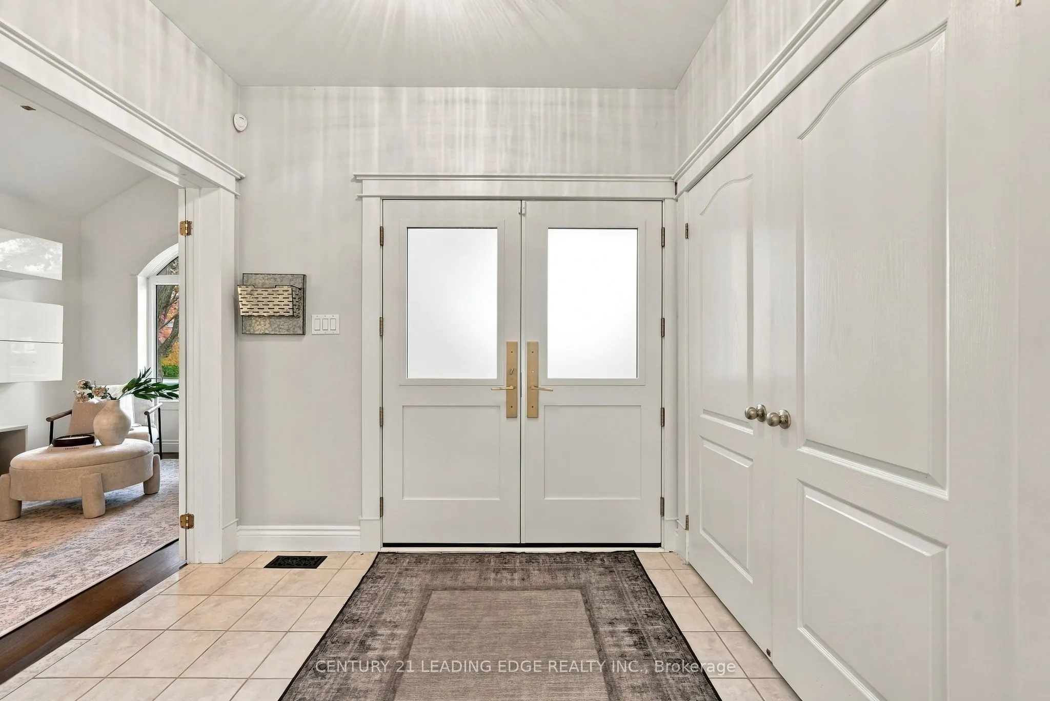 1629 Valley Ridge Crescent
