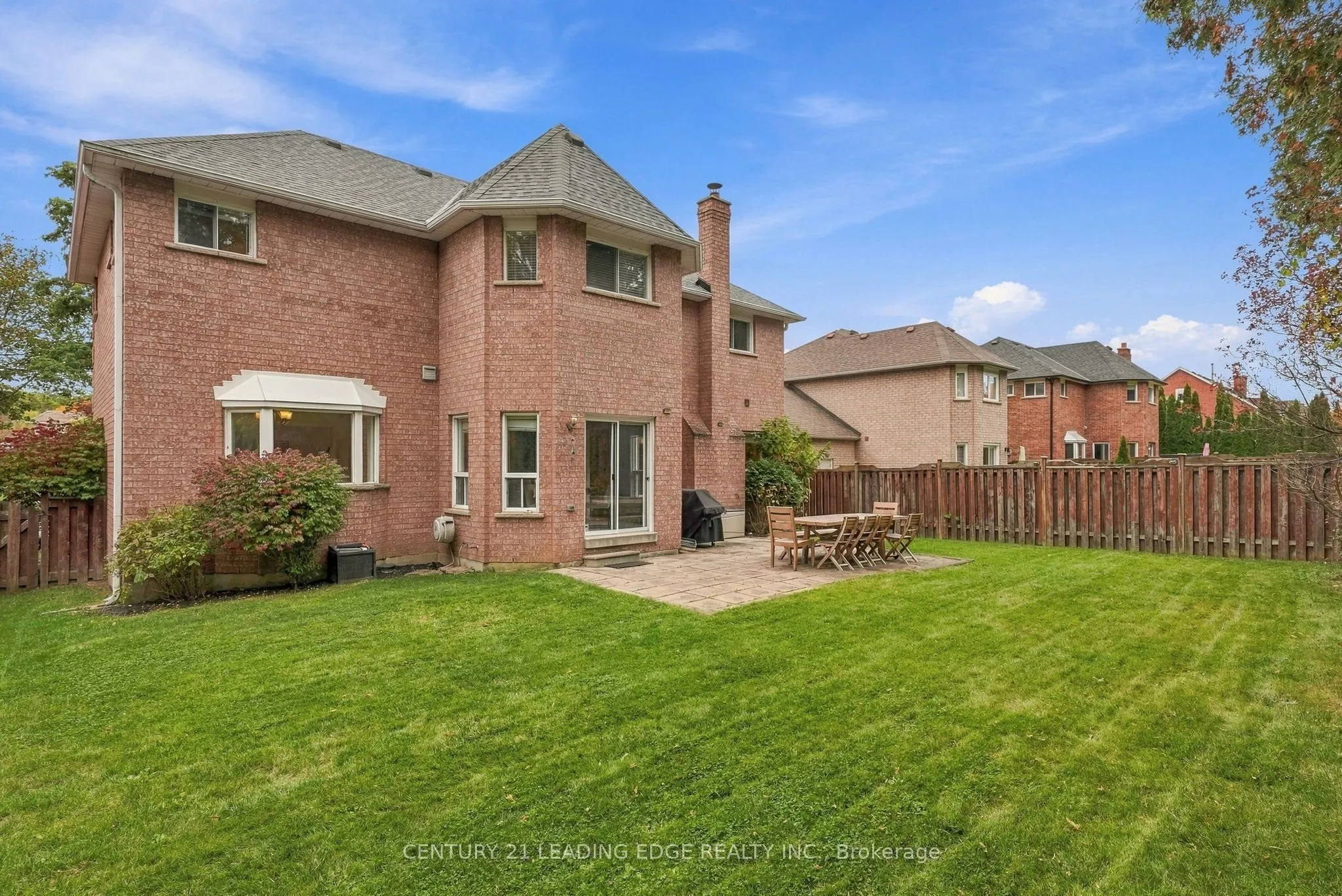 1629 Valley Ridge Crescent