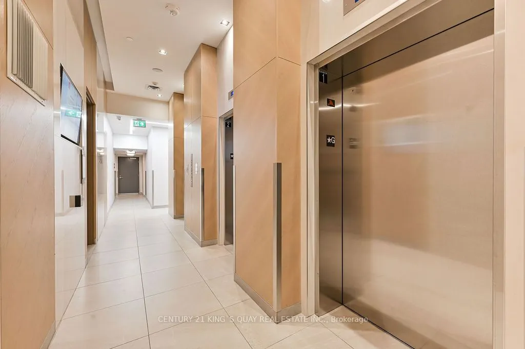 225 Village Green Square #3008