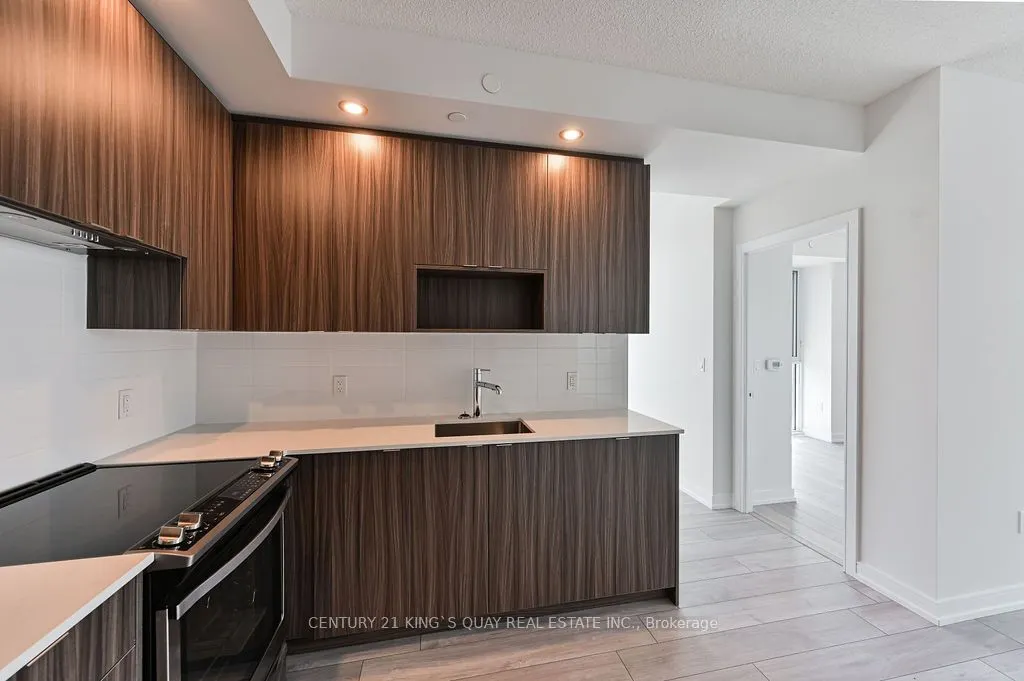 225 Village Green Square #3008