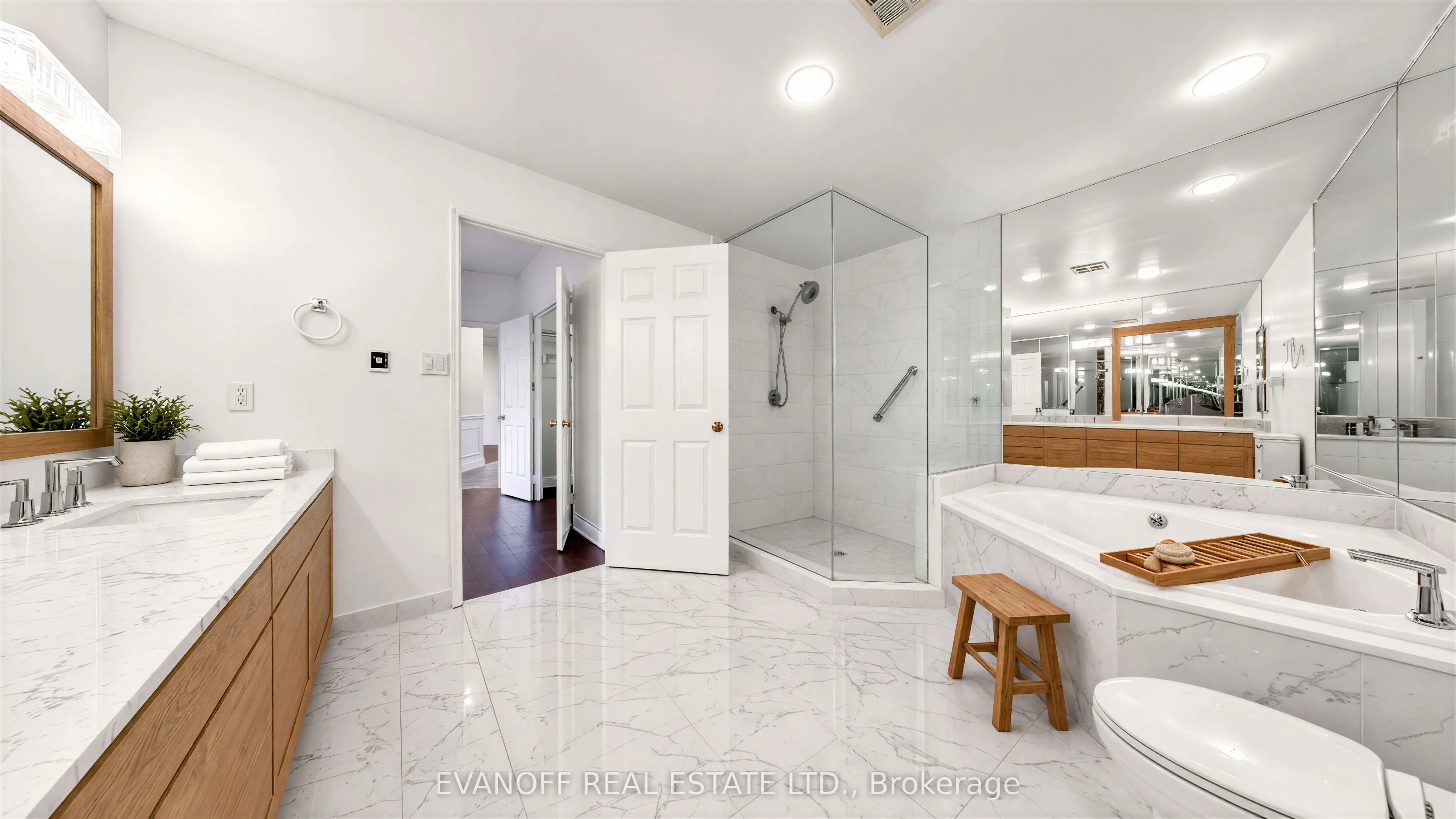 20 Guildwood Parkway #1406