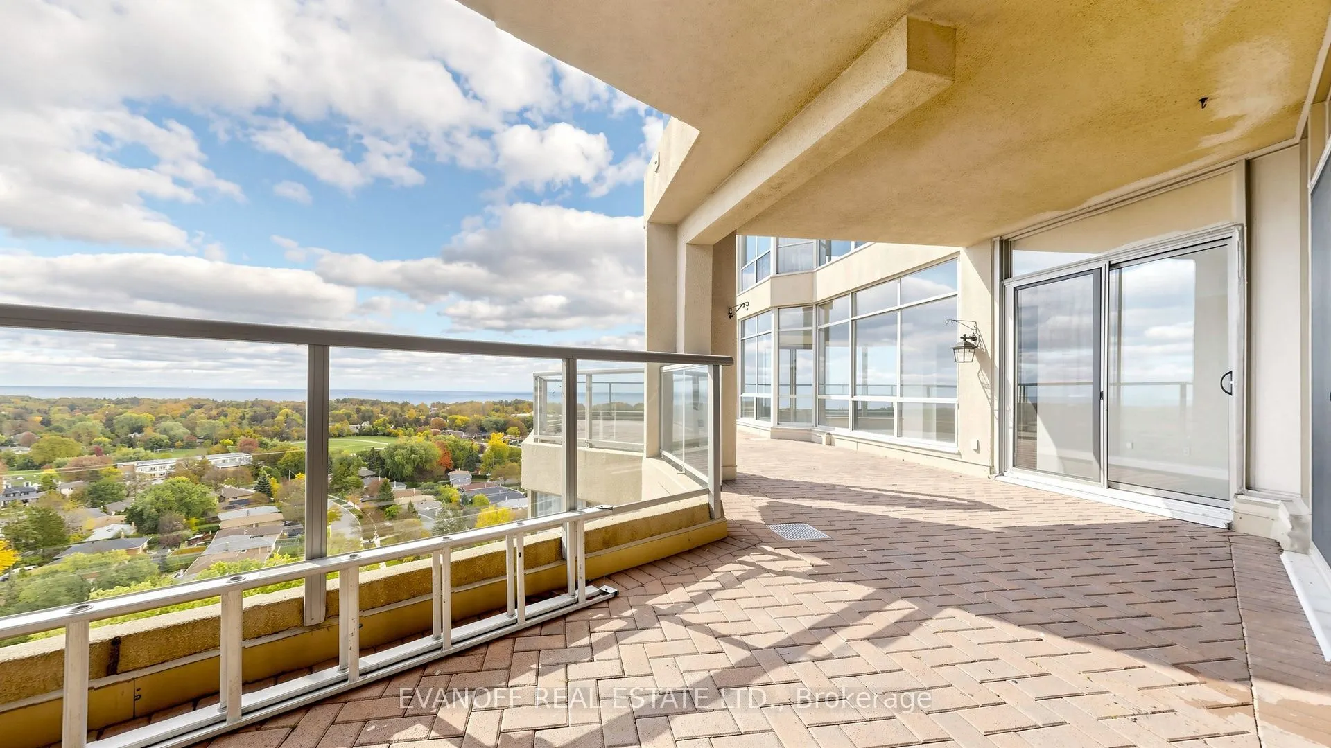 20 Guildwood Parkway #1406