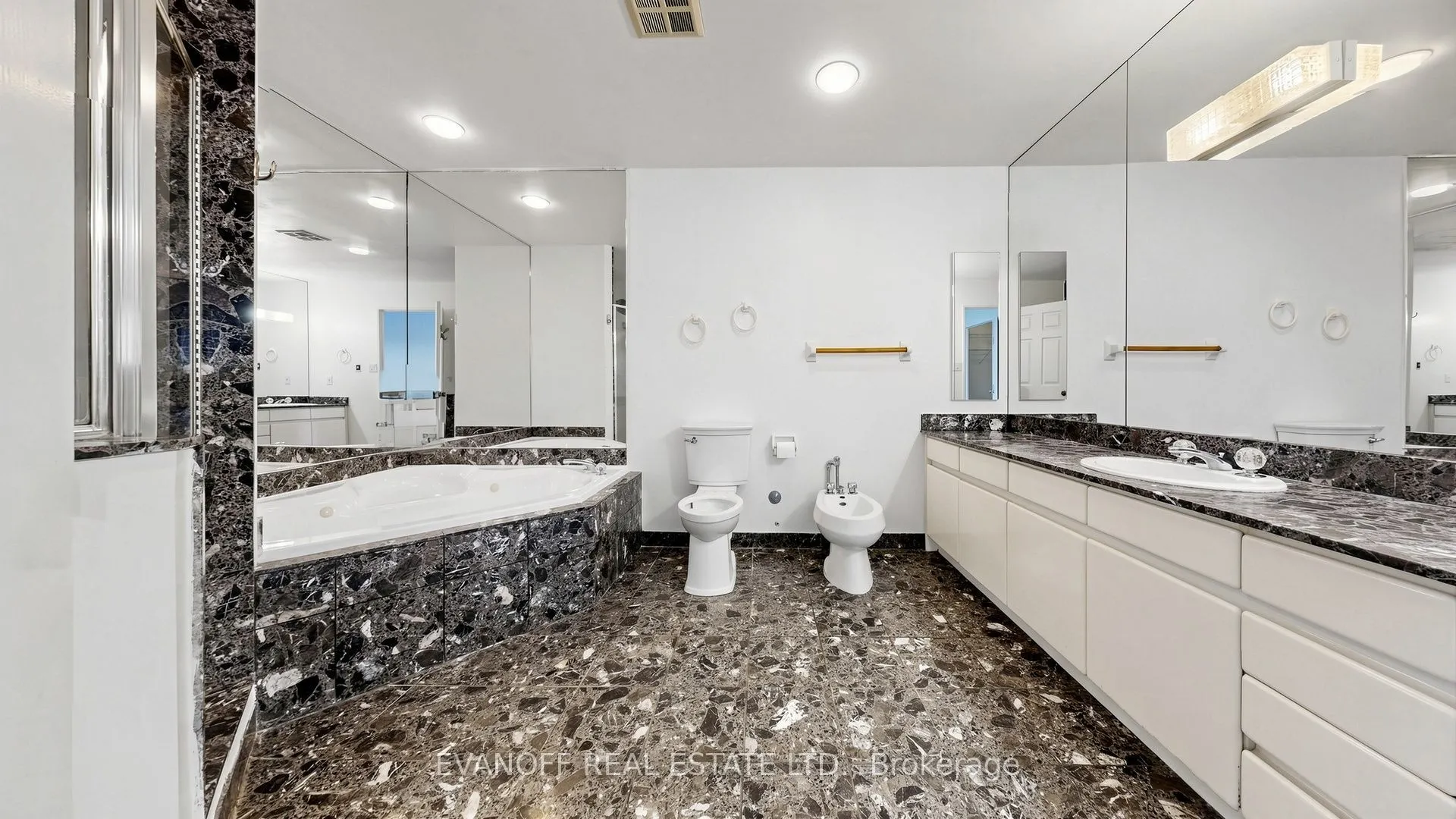 20 Guildwood Parkway #1406