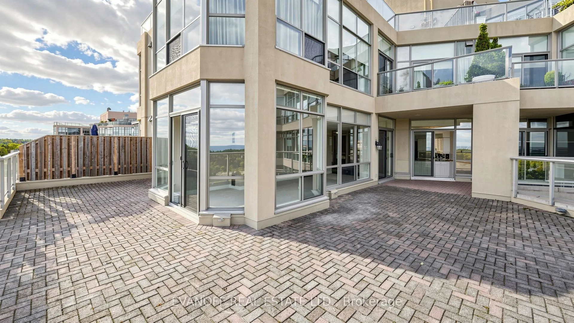 20 Guildwood Parkway #1406