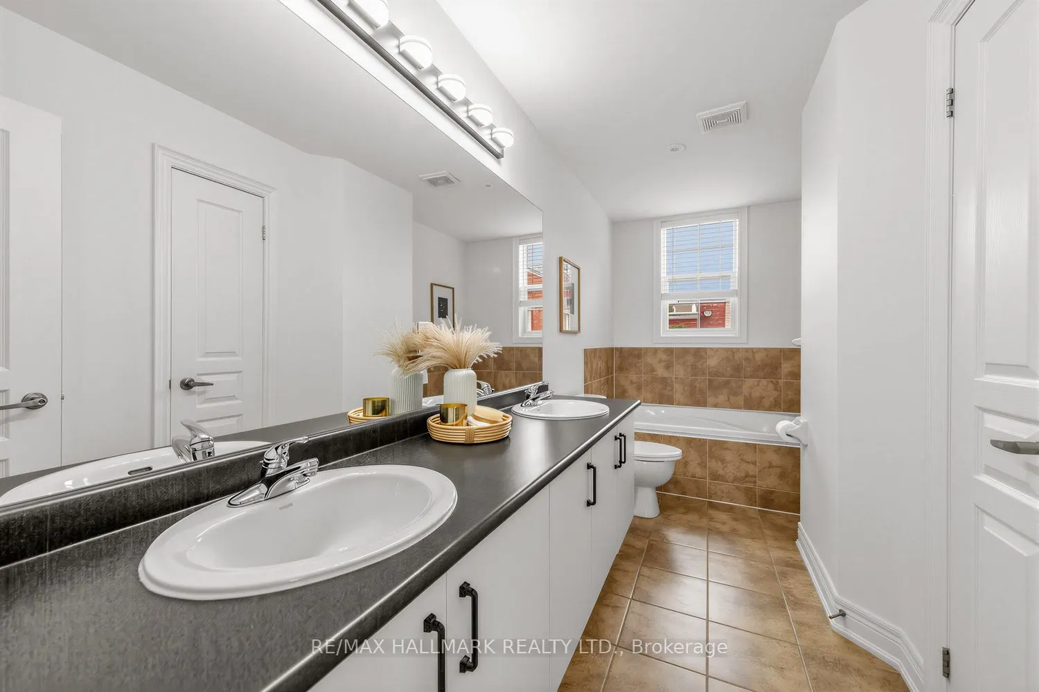 34 Fairhead Mews
