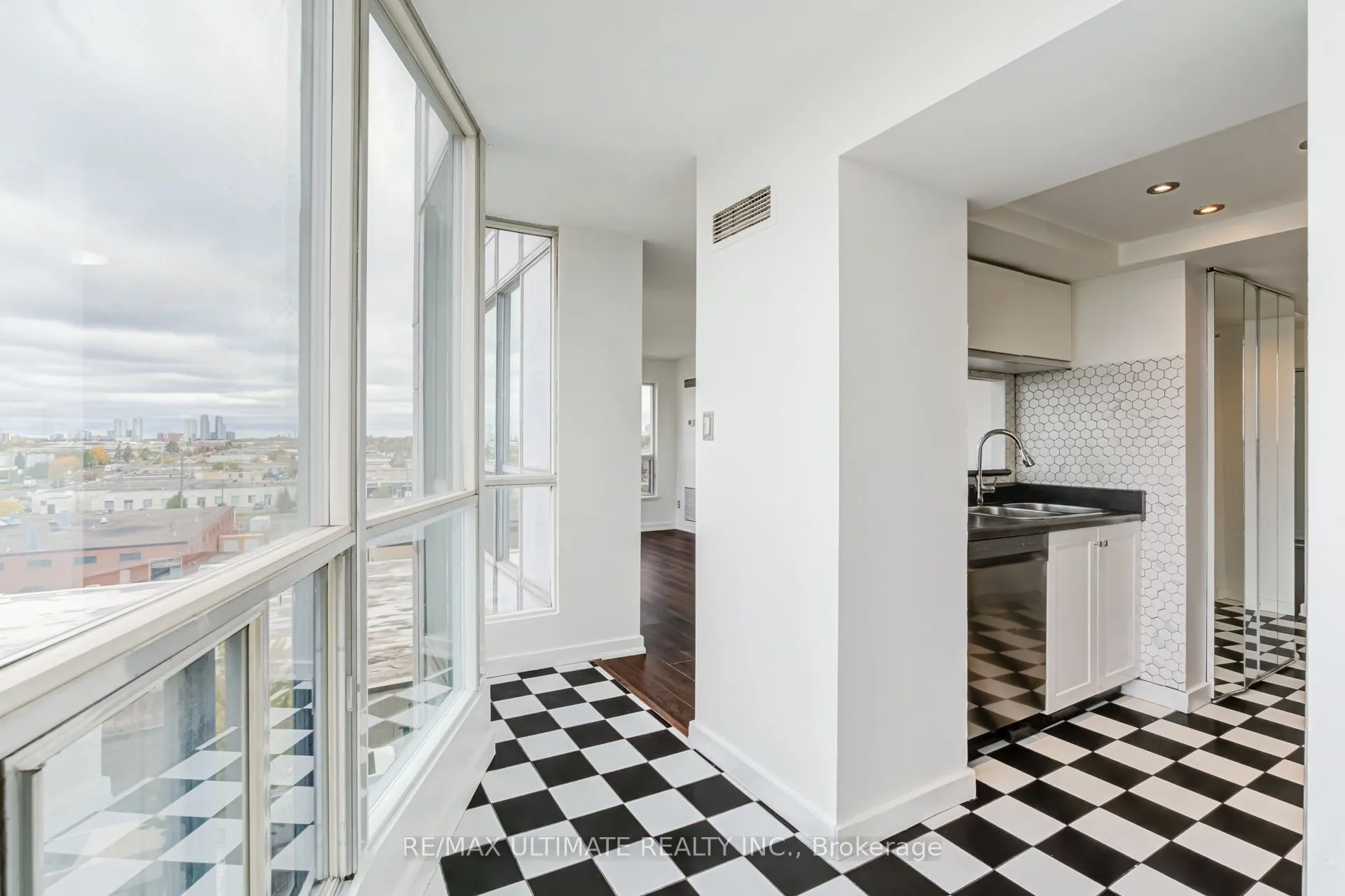 1470 Midland Avenue #601