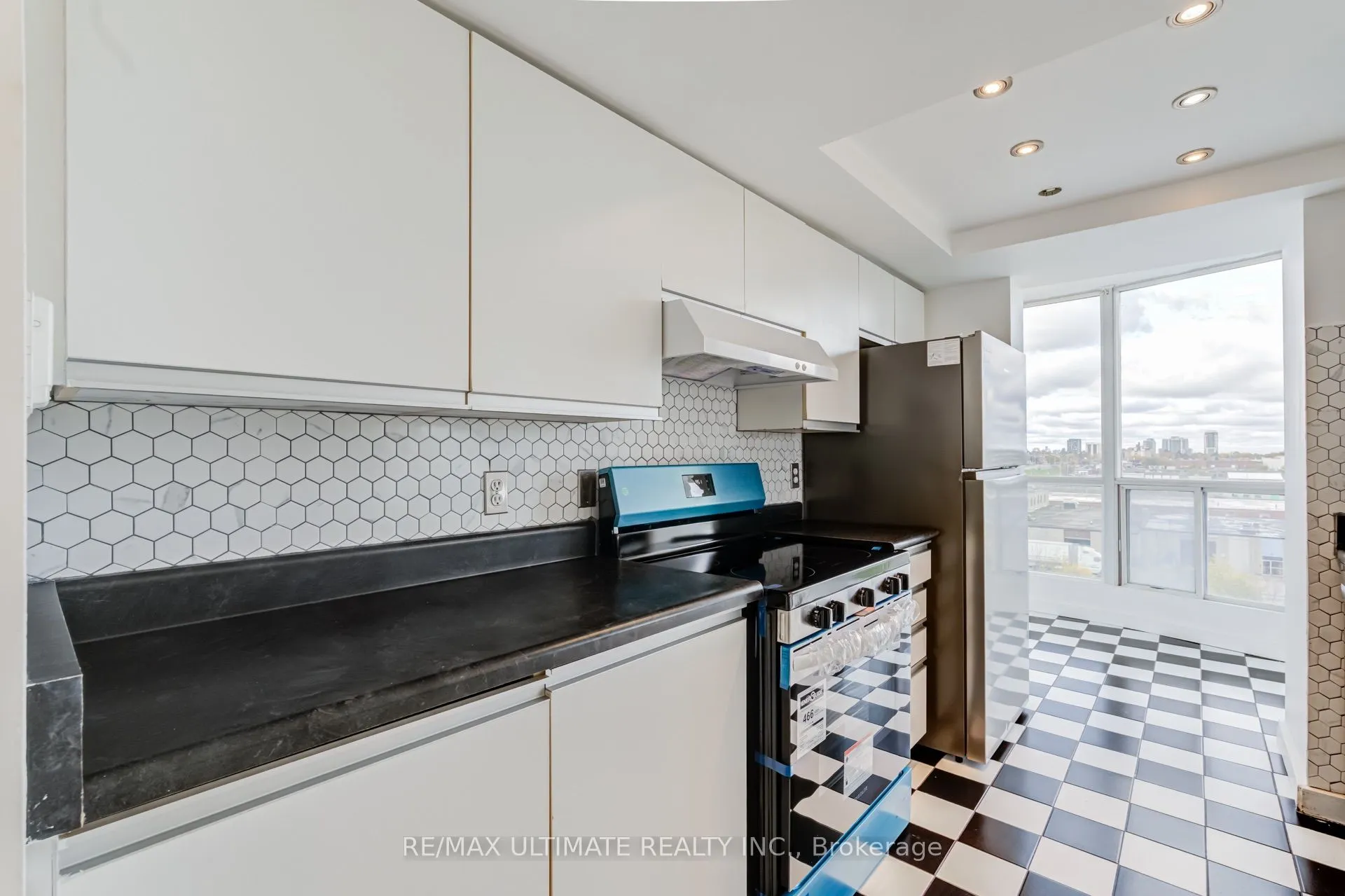 1470 Midland Avenue #601