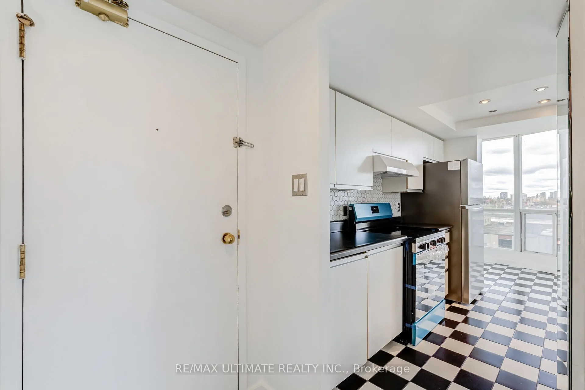 1470 Midland Avenue #601