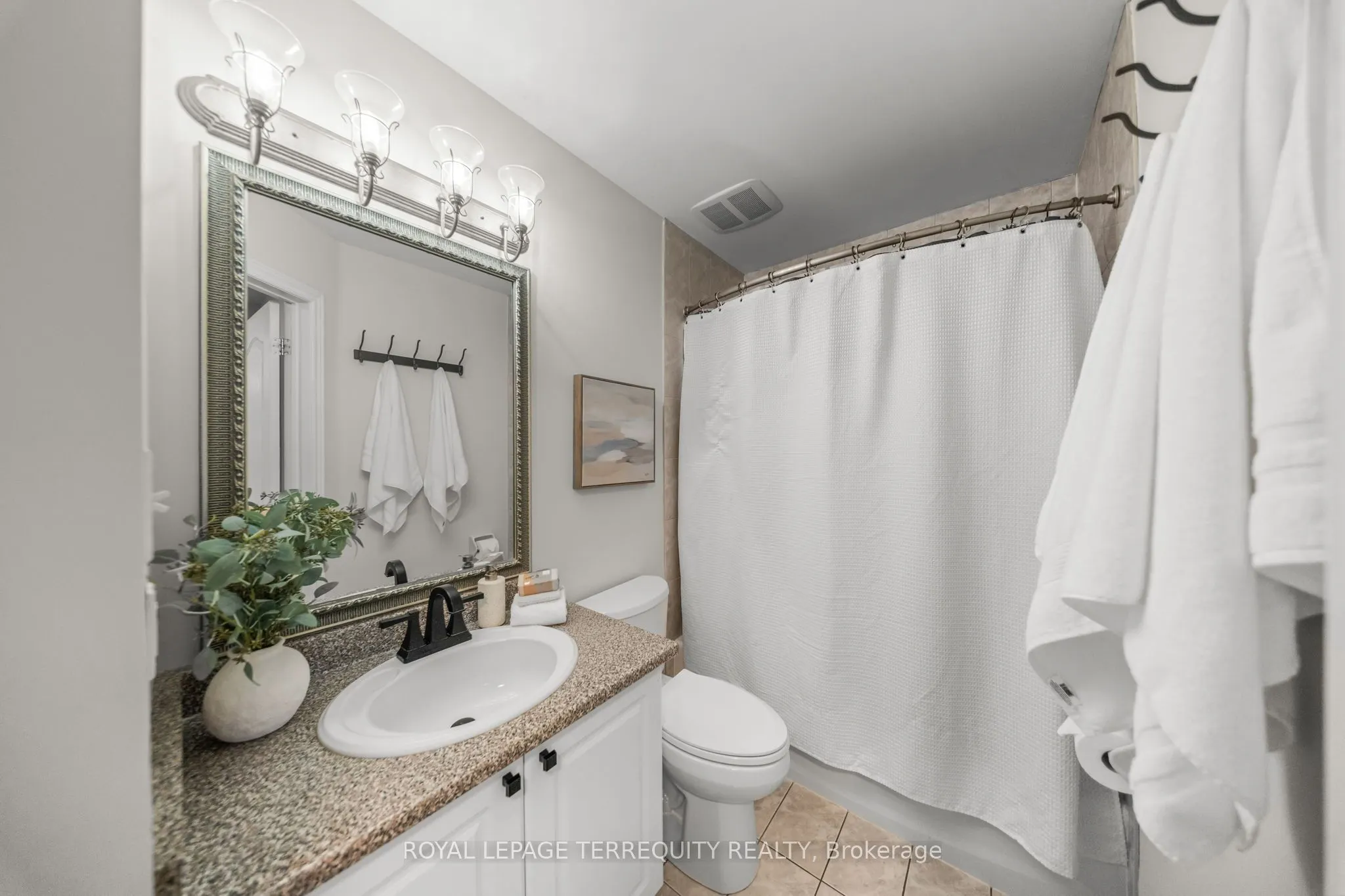 611 Capilano Crescent