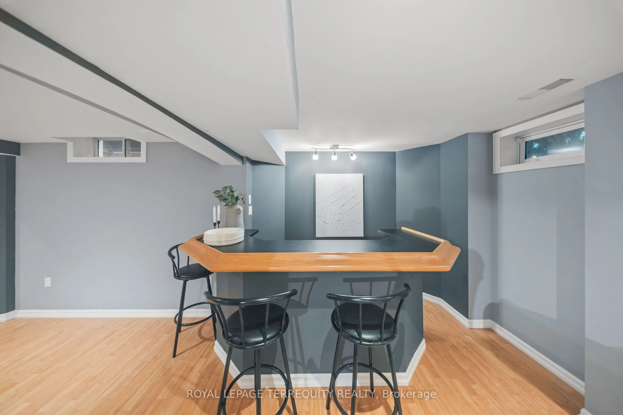 611 Capilano Crescent