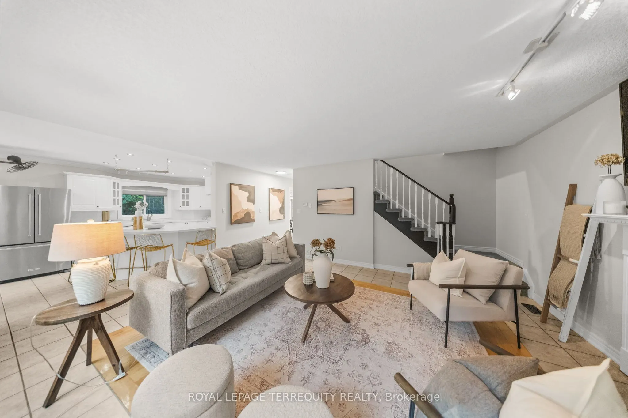 611 Capilano Crescent