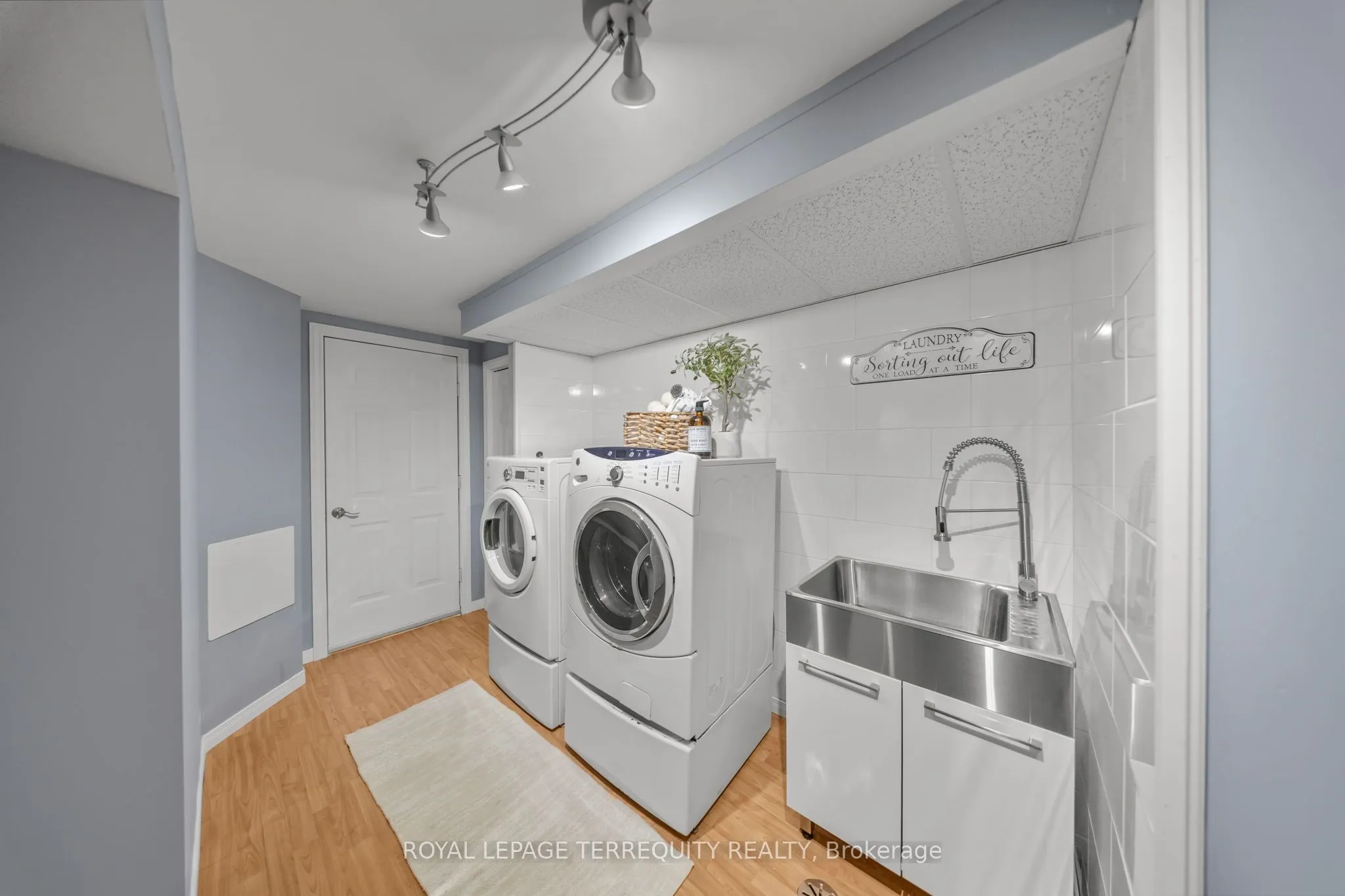 611 Capilano Crescent
