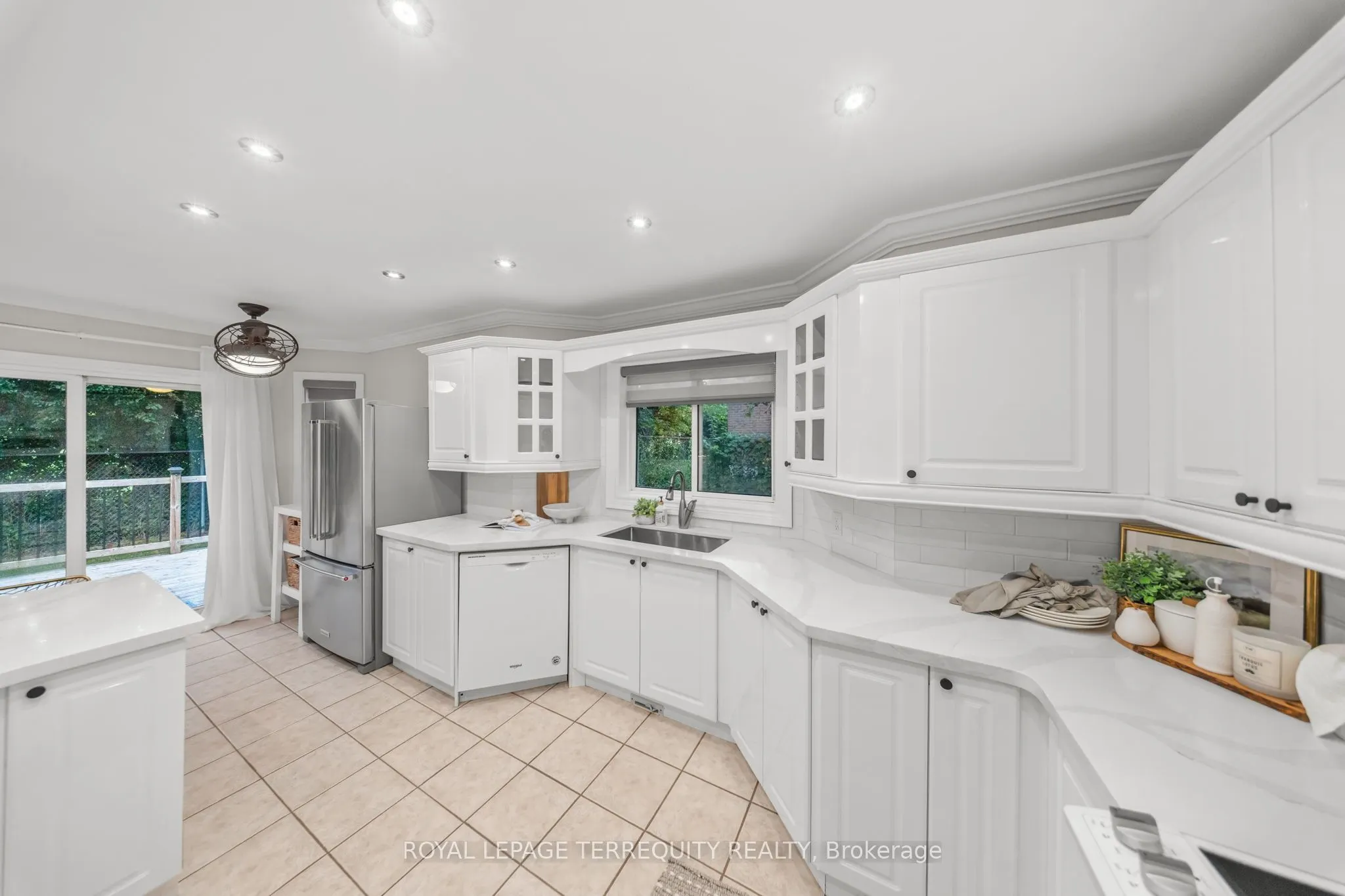 611 Capilano Crescent
