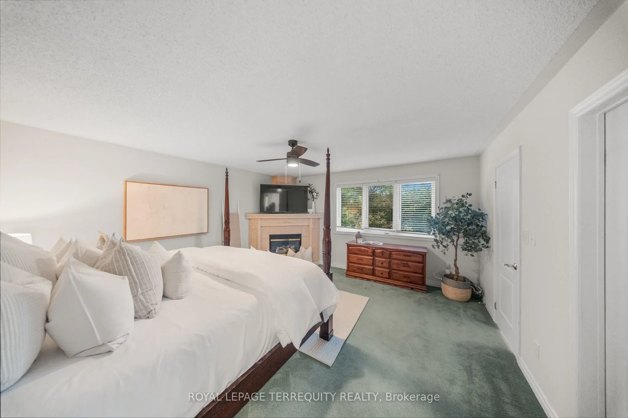 611 Capilano Crescent