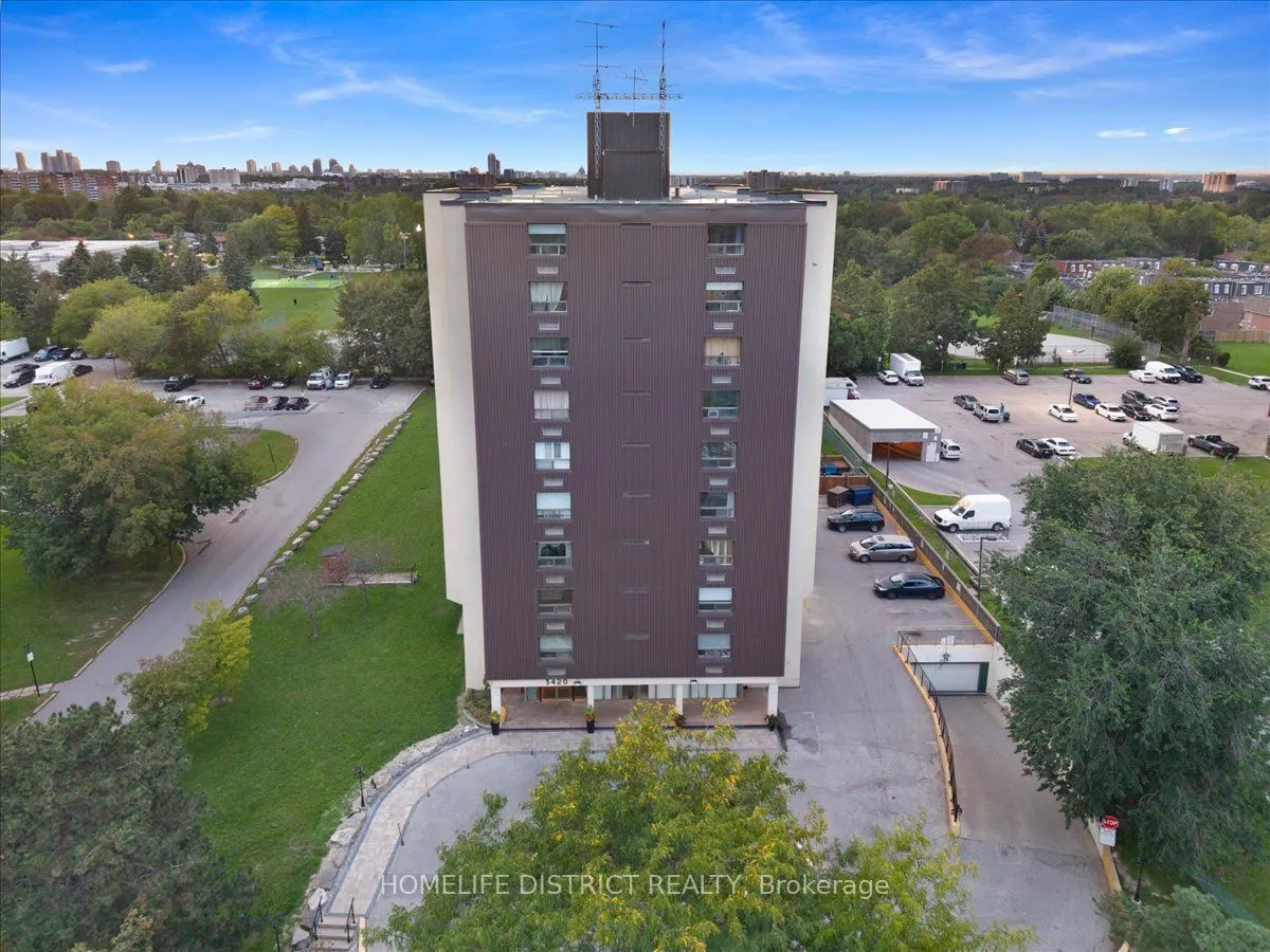 3420 Eglinton Avenue E #404