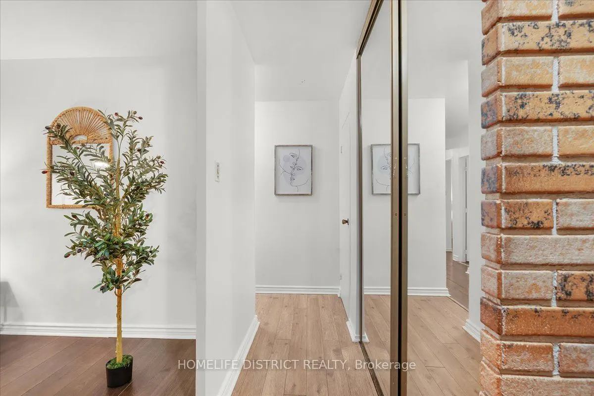 3420 Eglinton Avenue E #404