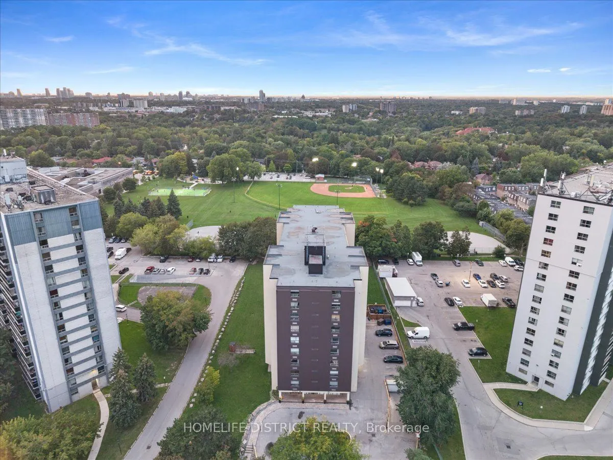 3420 Eglinton Avenue E #404