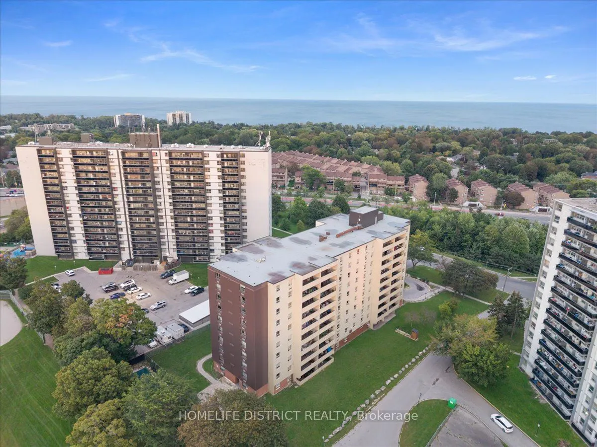 3420 Eglinton Avenue E #404
