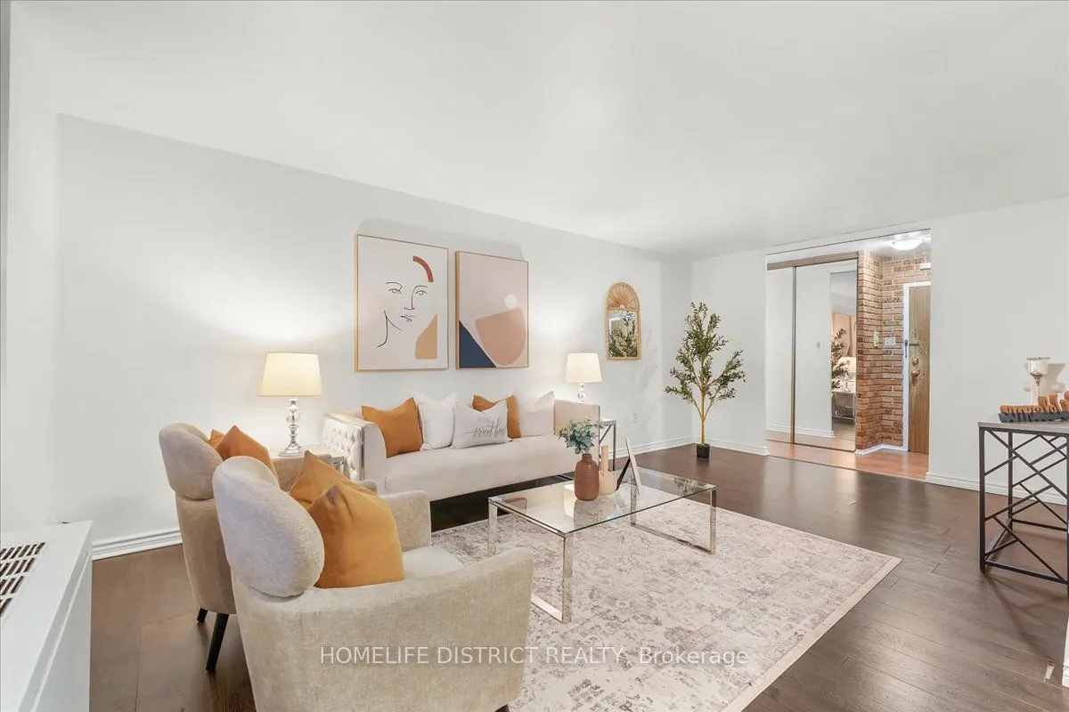 3420 Eglinton Avenue E #404