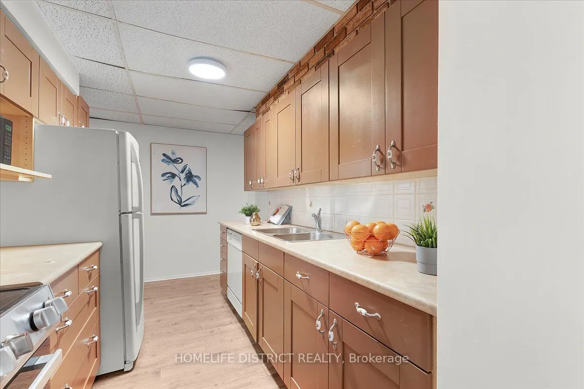3420 Eglinton Avenue E #404