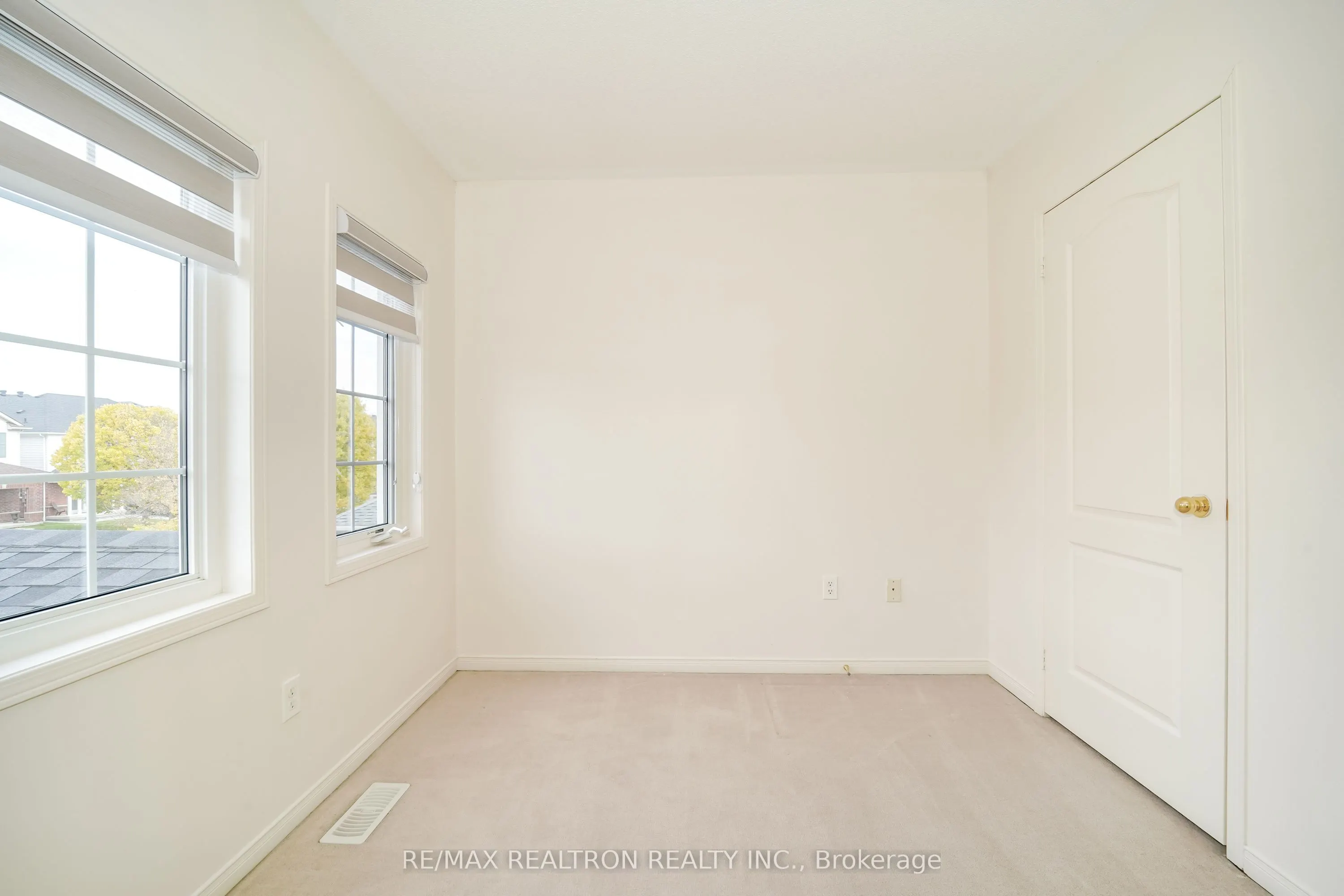 90 Williamson Drive E