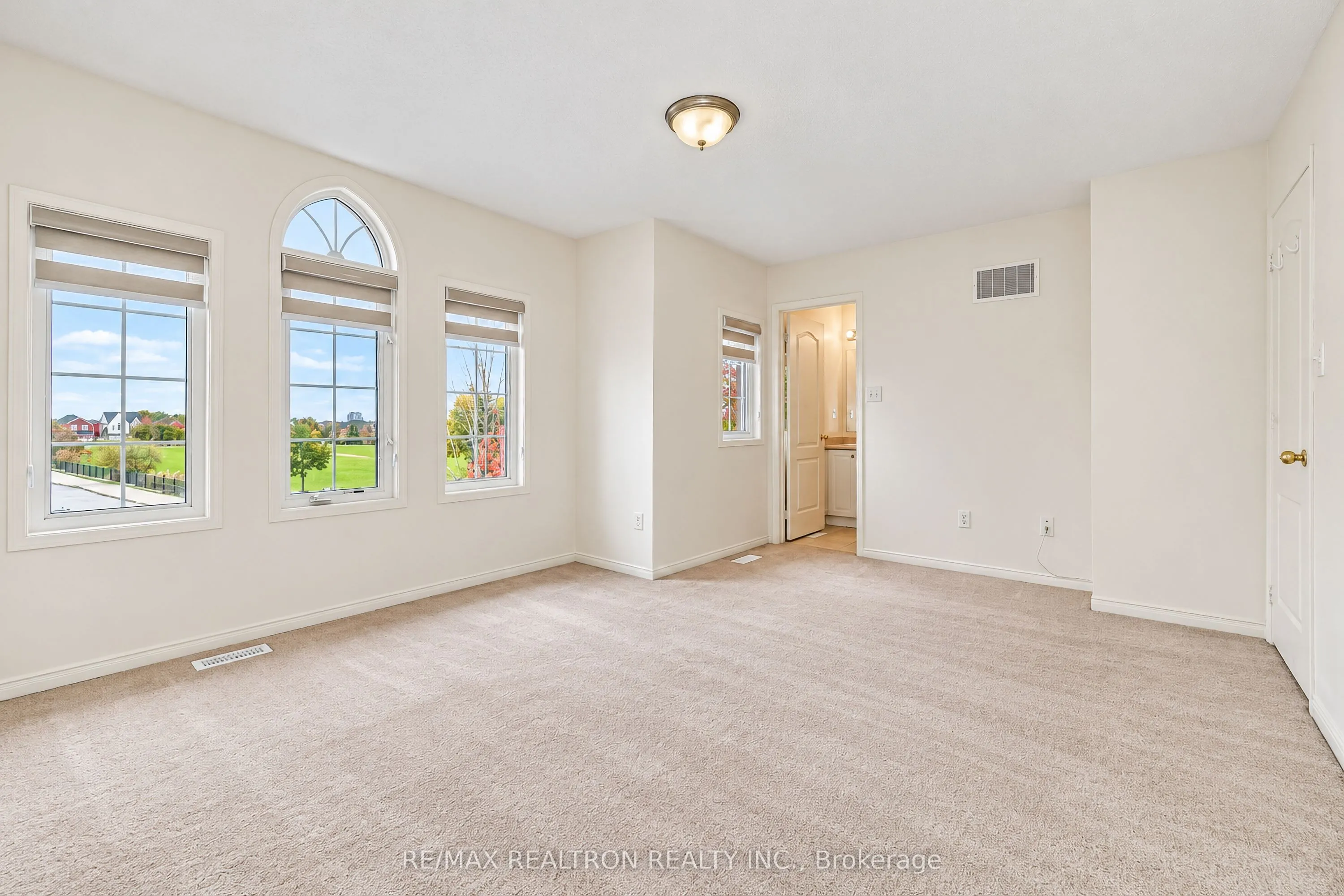 90 Williamson Drive E